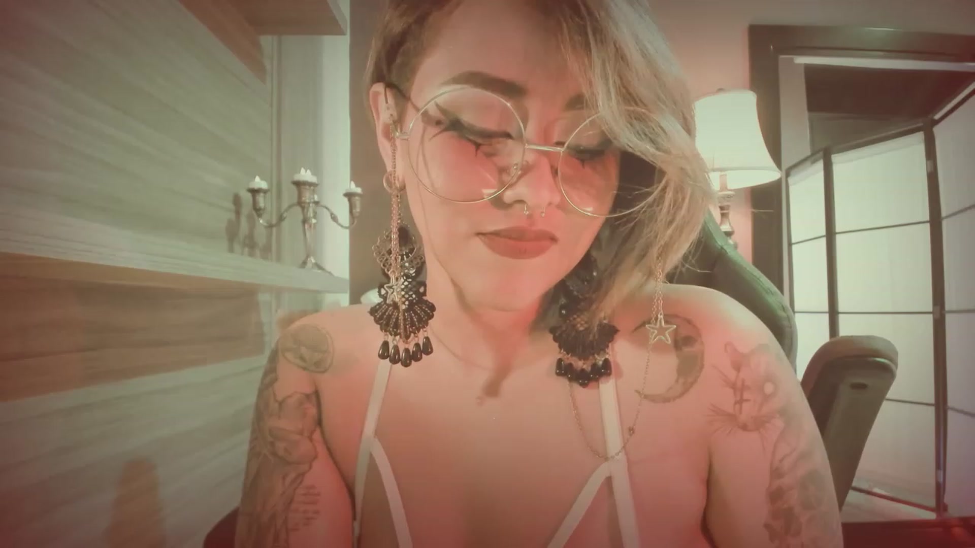 Gallery image thumbnail from AbraxxysRadio's myfreecams stream on, 09/20/2023, 24:28 image 14 of 20