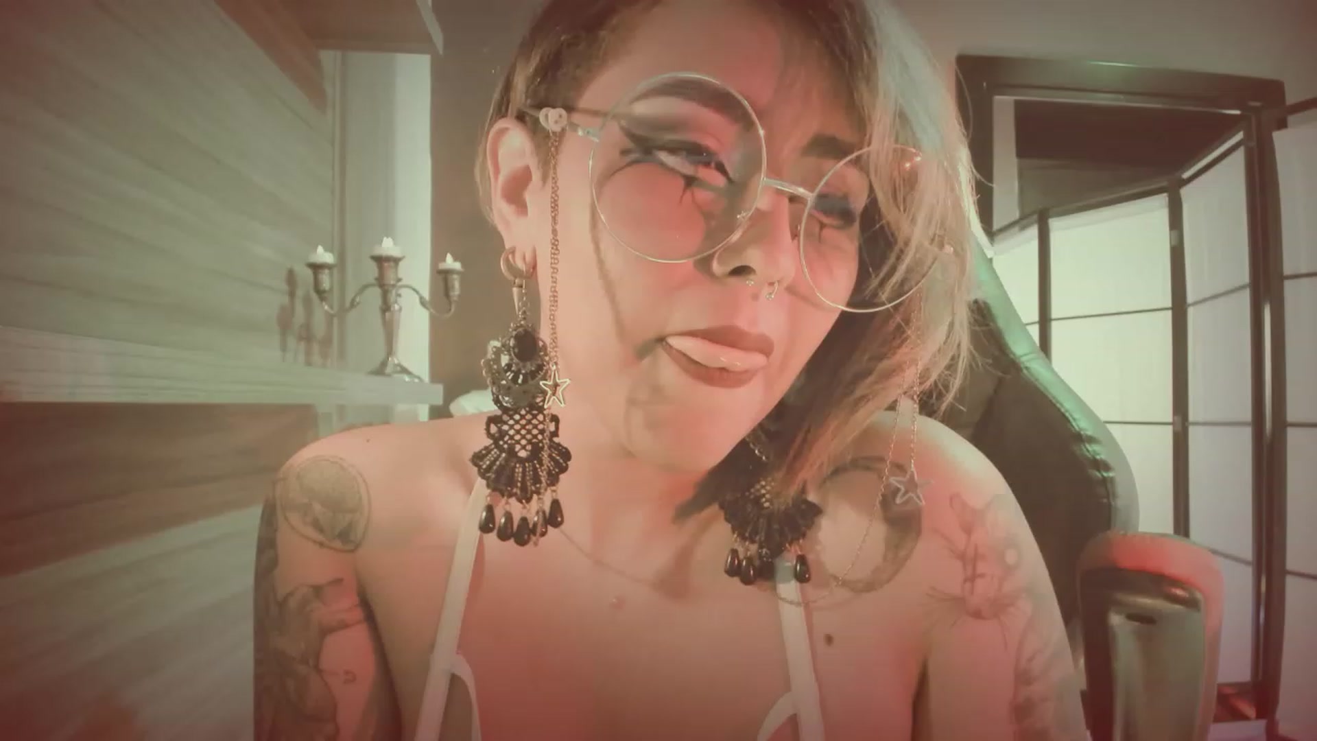 Gallery image thumbnail from AbraxxysRadio's myfreecams stream on, 09/20/2023, 24:28 image 8 of 20