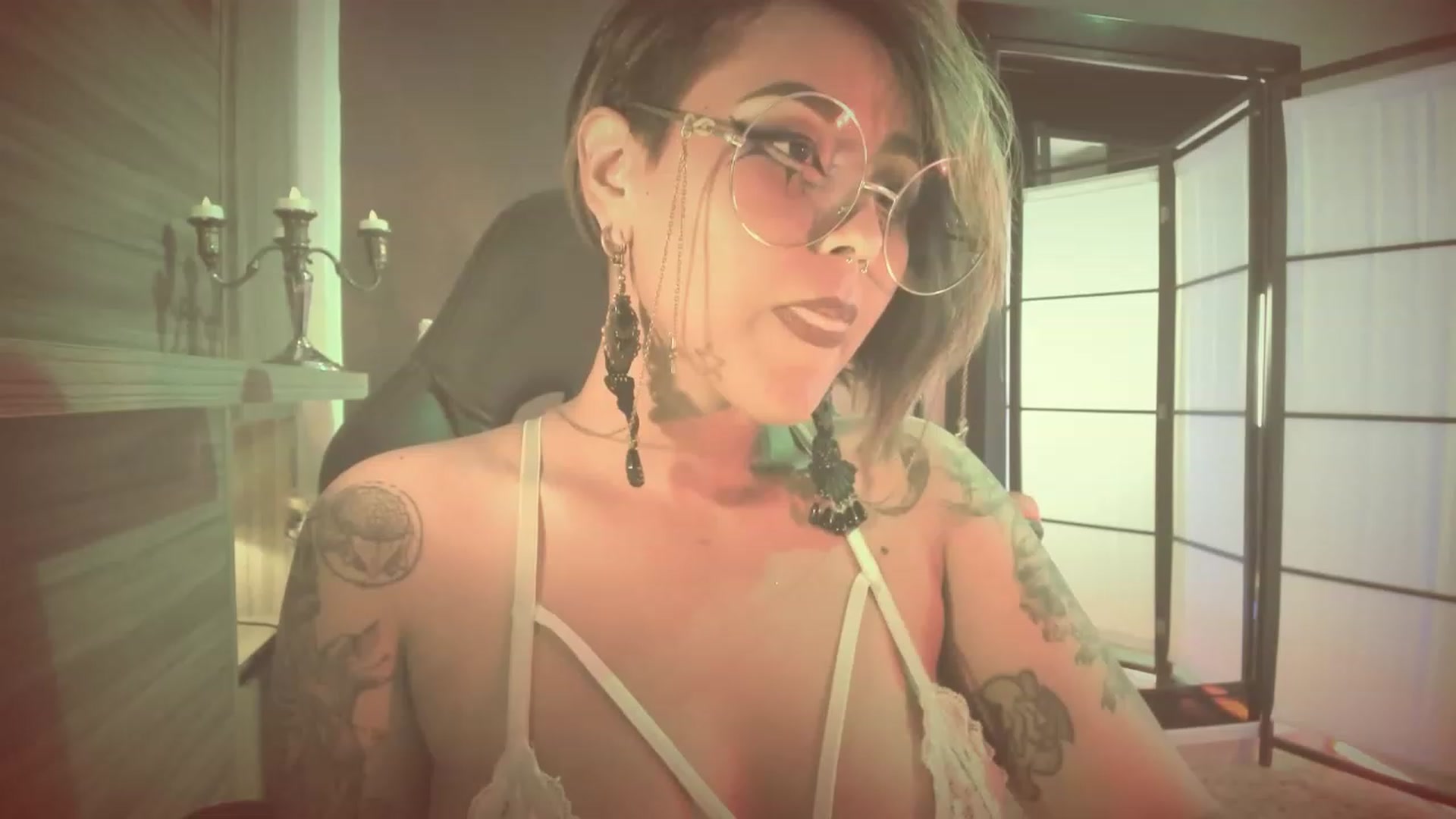 Gallery image thumbnail from AbraxxysRadio's myfreecams stream on, 09/20/2023, 02:24 image 6 of 20