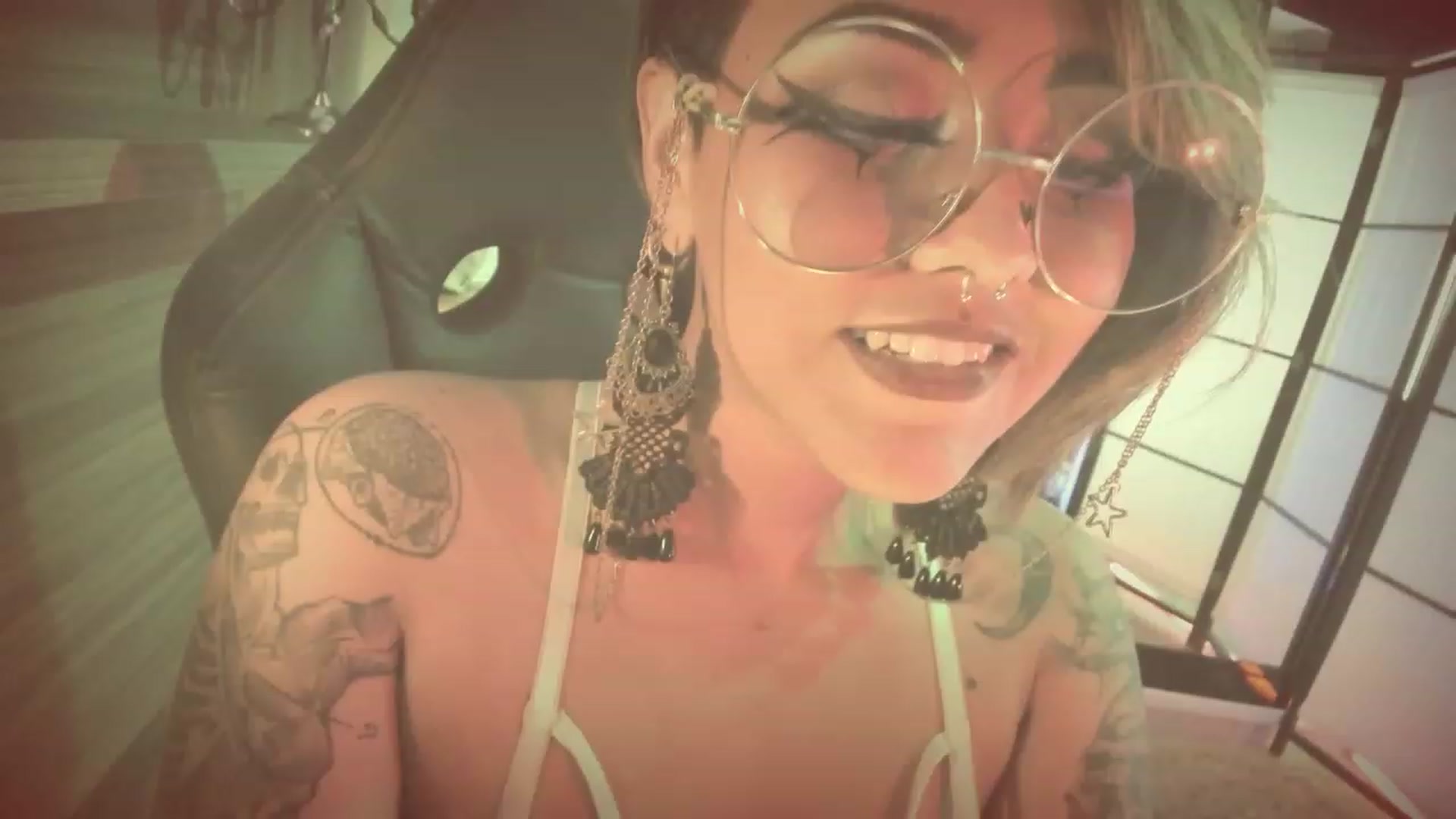 Gallery image thumbnail from AbraxxysRadio's myfreecams stream on, 09/20/2023, 02:24 image 11 of 20