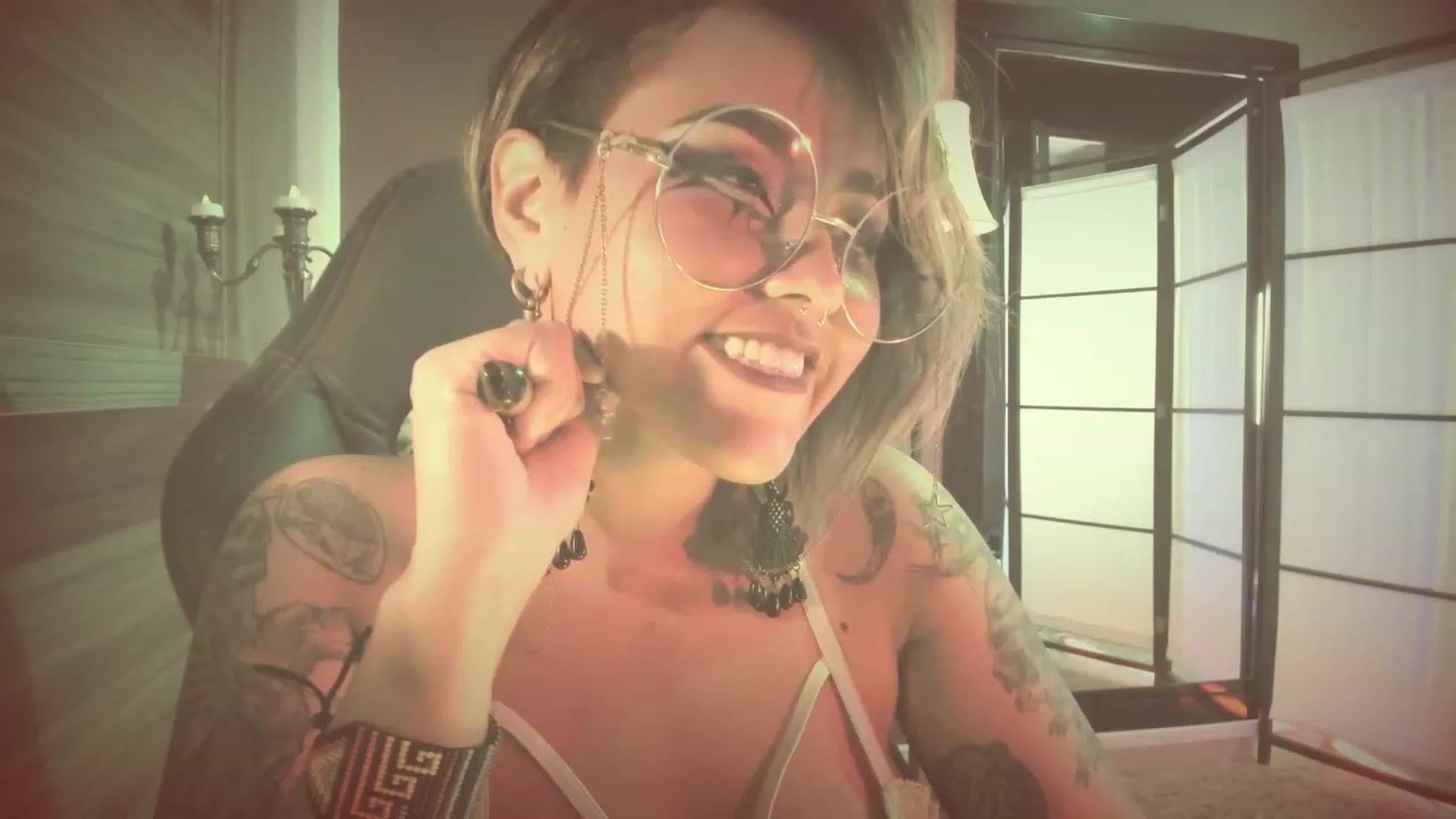 Gallery image thumbnail from AbraxxysRadio's myfreecams stream on, 09/20/2023, 02:24 image 3 of 20