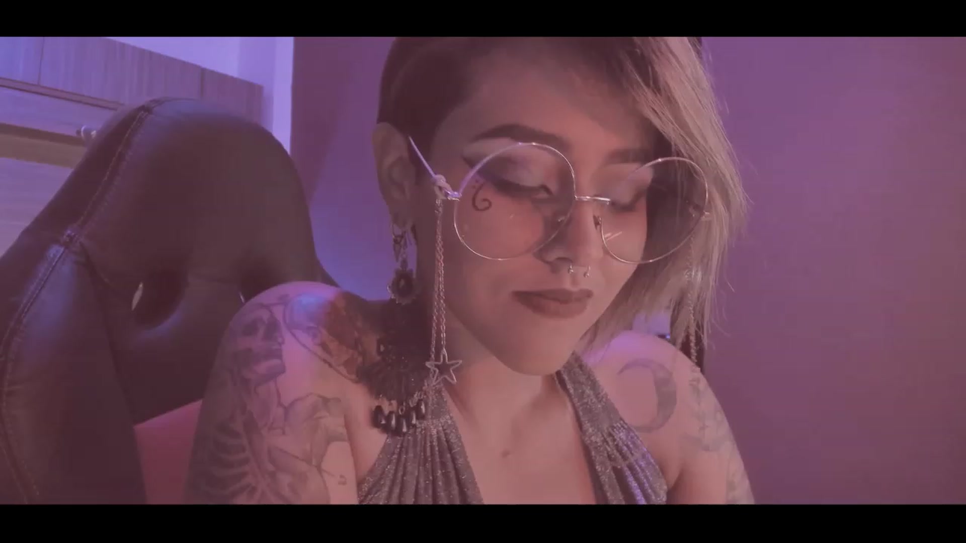 Gallery image thumbnail from AbraxxysRadio's myfreecams stream on, 09/23/2023, 01:38 image 1 of 20