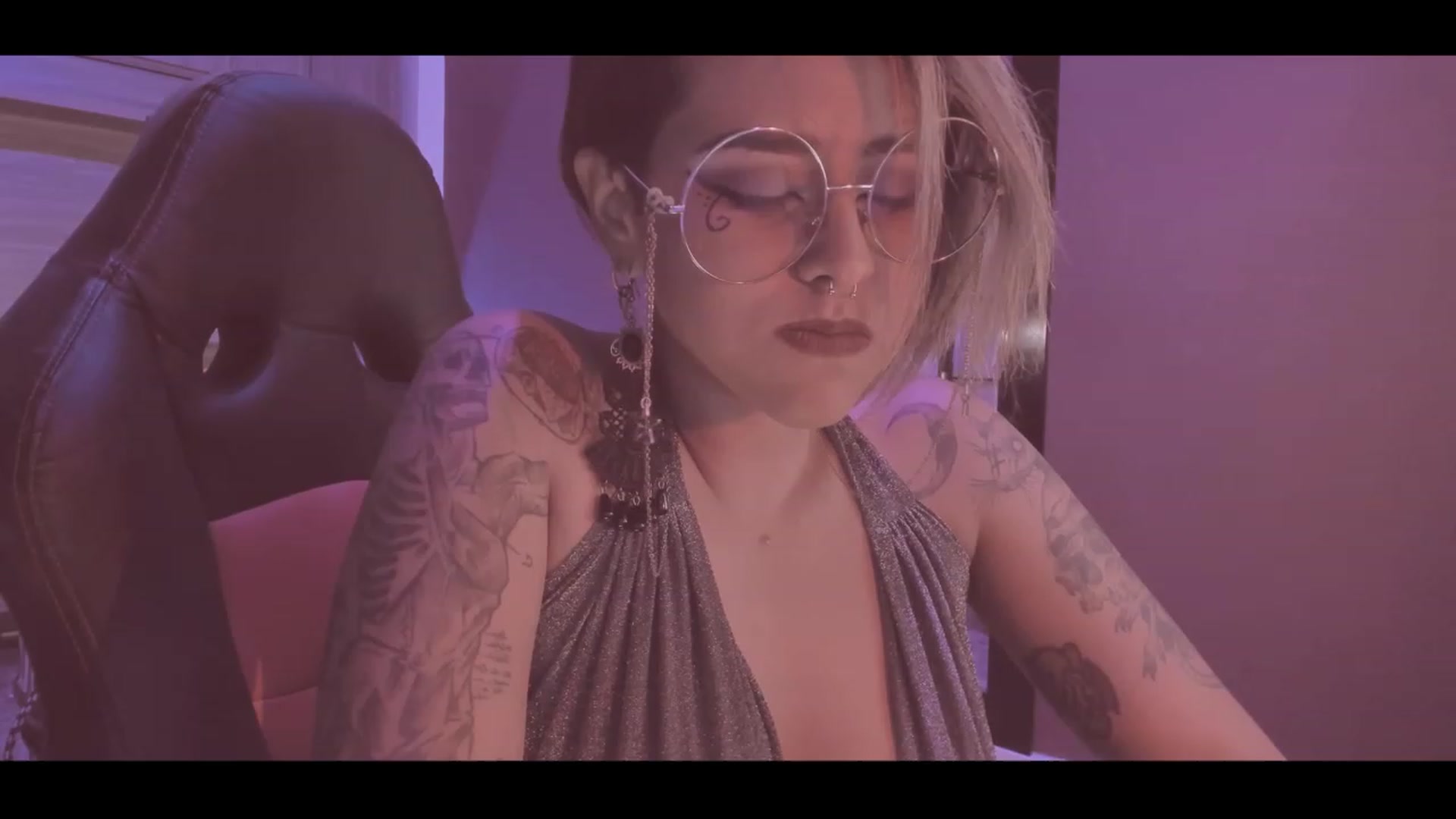 Gallery image thumbnail from AbraxxysRadio's myfreecams stream on, 09/23/2023, 02:02 image 2 of 20