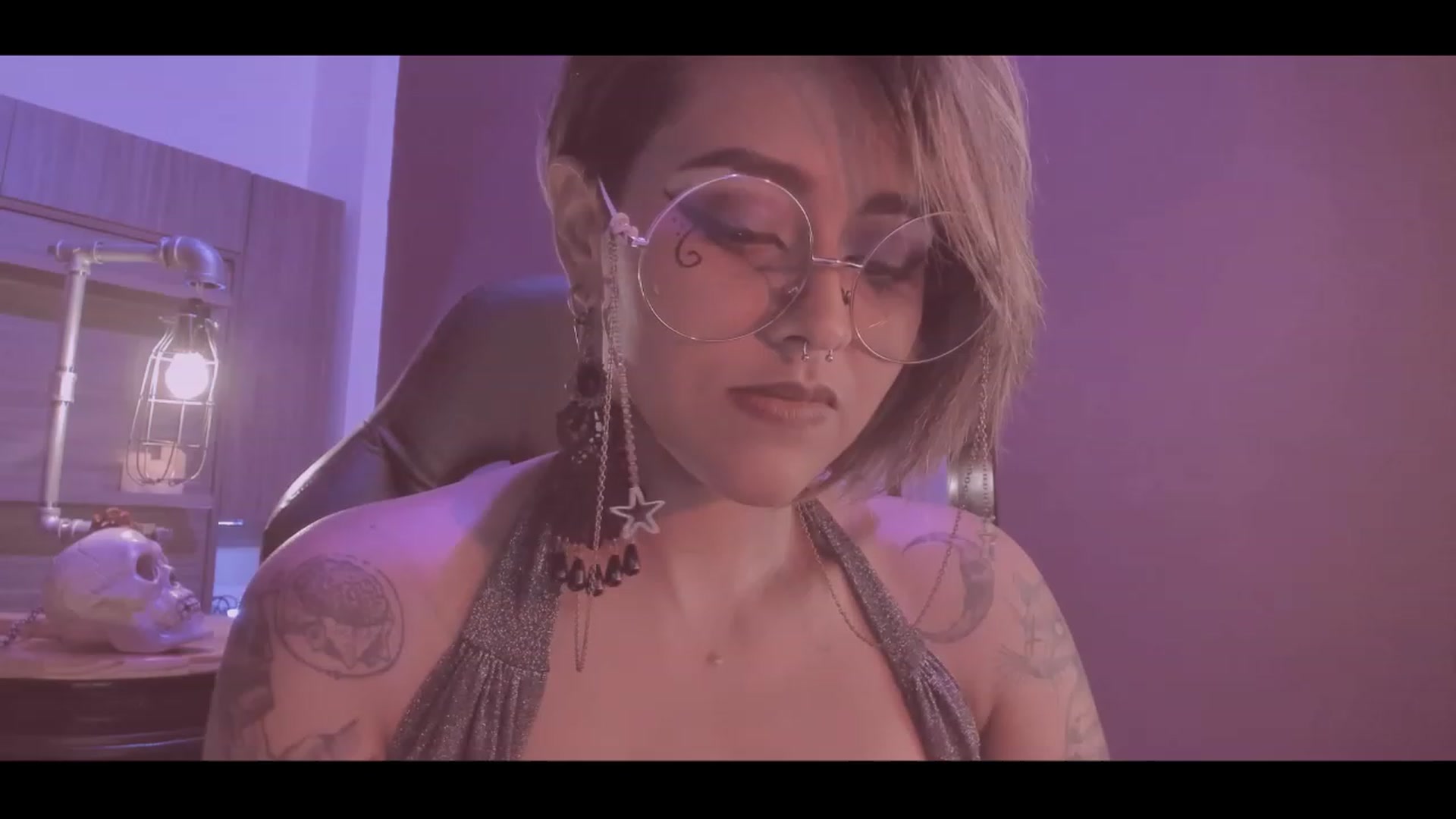 Gallery image thumbnail from AbraxxysRadio's myfreecams stream on, 09/23/2023, 02:48 image 13 of 20