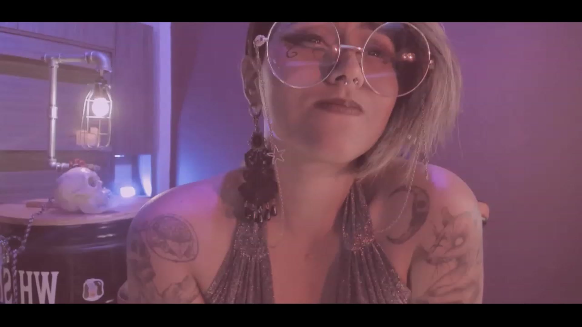 Gallery image thumbnail from AbraxxysRadio's myfreecams stream on, 09/23/2023, 02:48 image 2 of 20