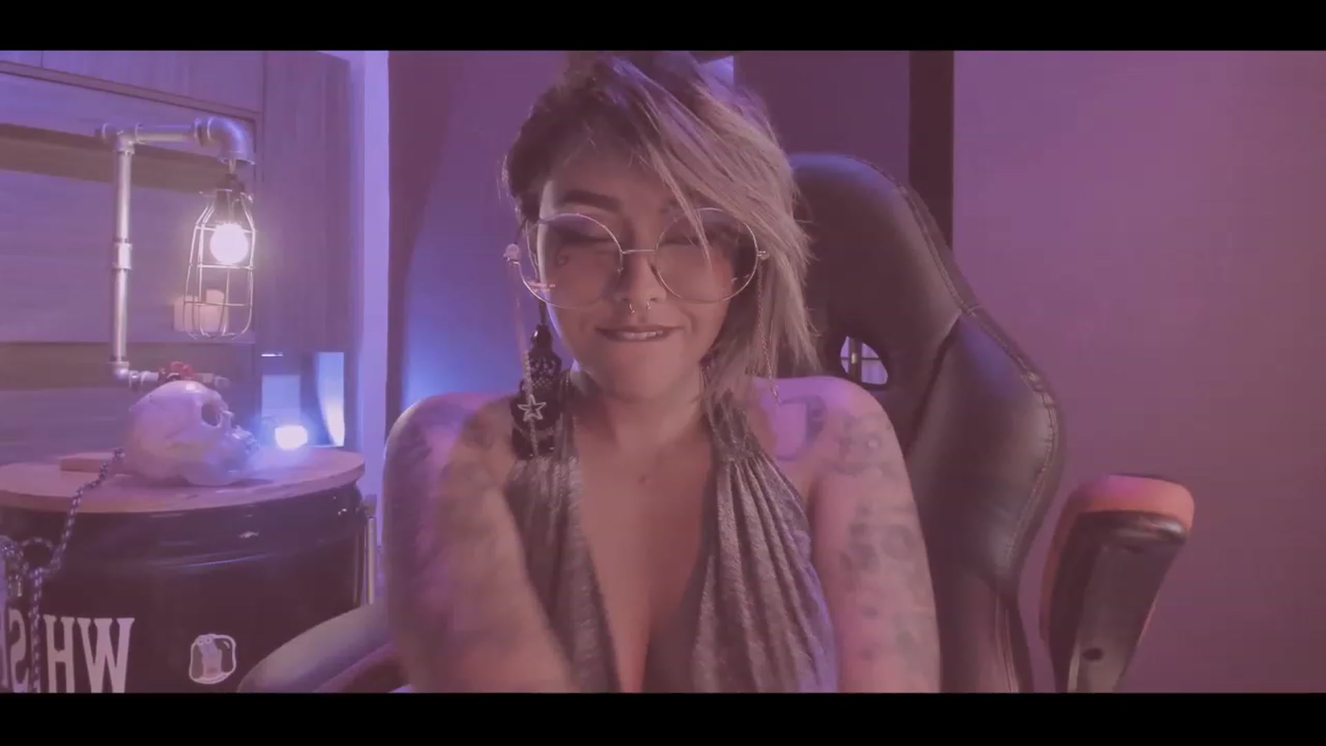 Gallery image thumbnail from AbraxxysRadio's myfreecams stream on, 09/23/2023, 02:48 image 1 of 20