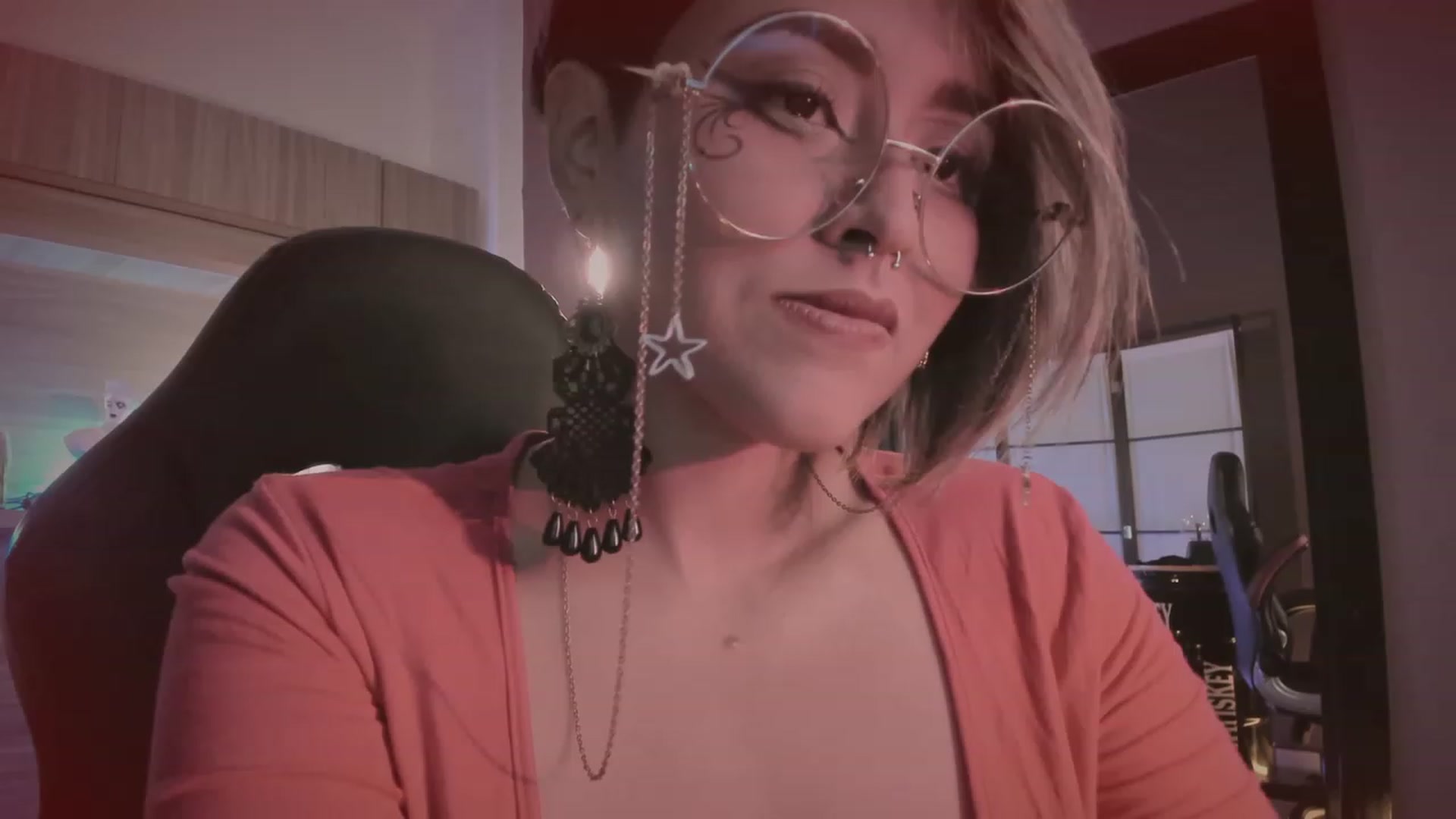 Gallery image thumbnail from AbraxxysRadio's myfreecams stream on, 09/26/2023, 02:24 image 18 of 20