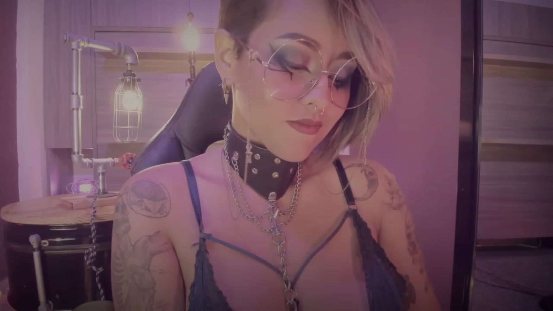 Gallery image thumbnail from AbraxxysRadio's myfreecams stream on, 09/26/2023, 23:45 image 3 of 20