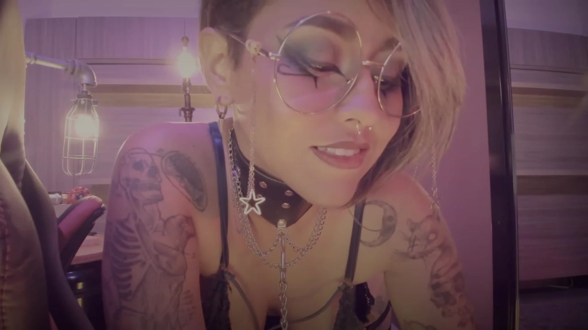 Gallery image thumbnail from AbraxxysRadio's myfreecams stream on, 09/27/2023, 24:05 image 11 of 20