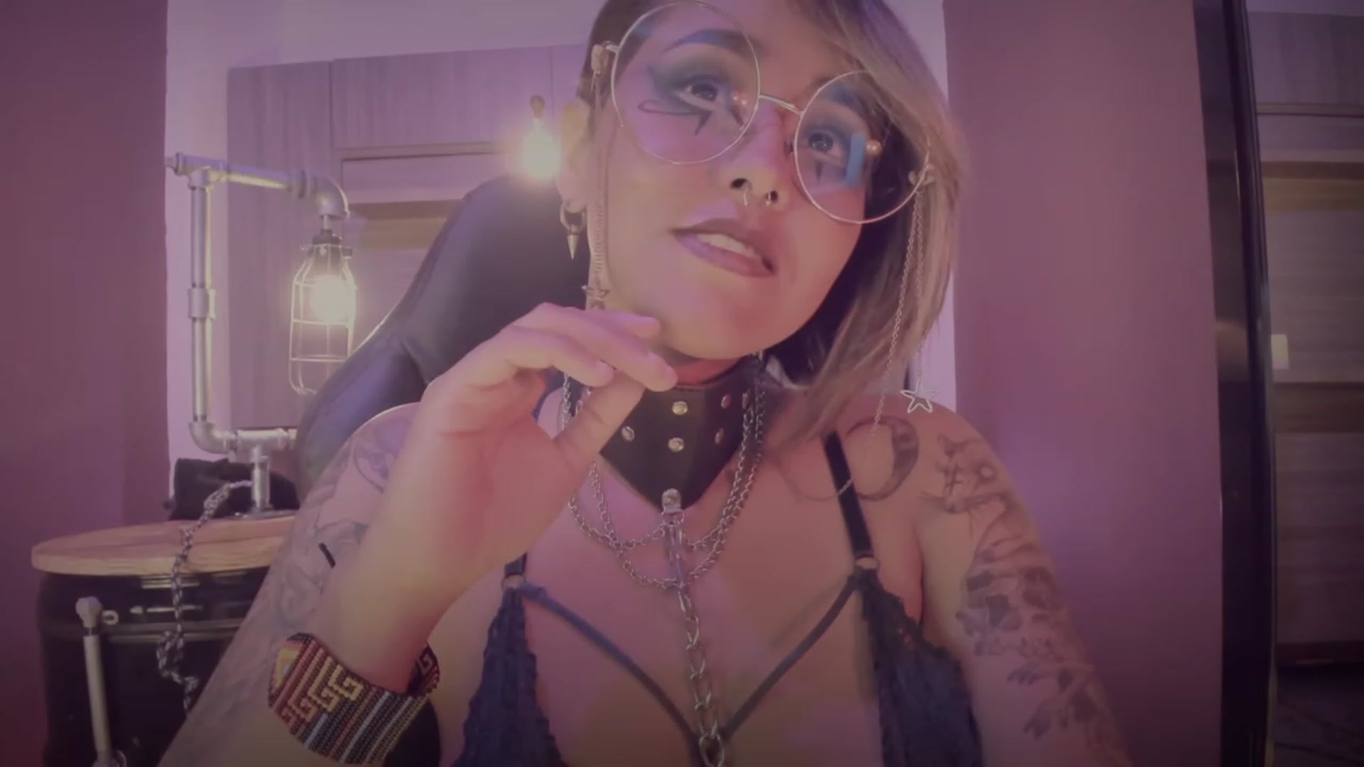 Gallery image thumbnail from AbraxxysRadio's myfreecams stream on, 09/27/2023, 24:05 image 17 of 20