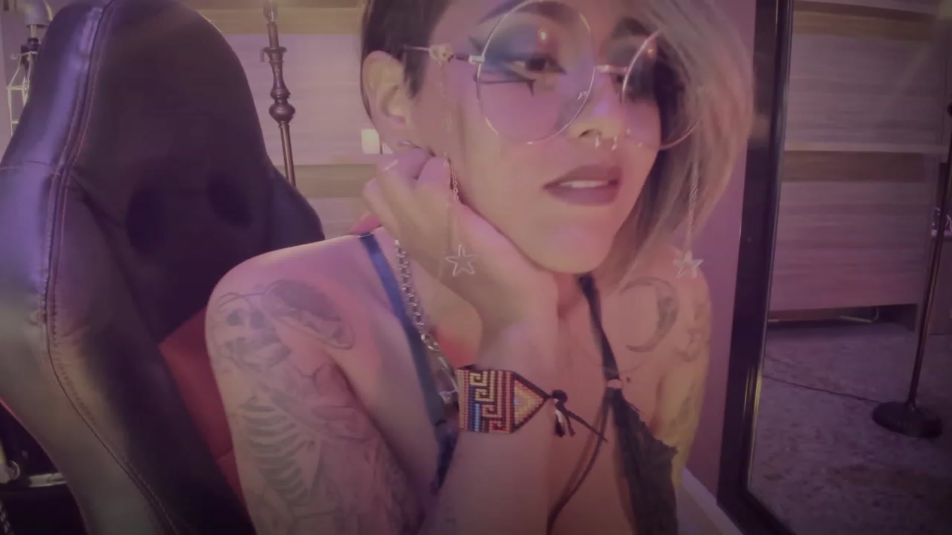 Gallery image thumbnail from AbraxxysRadio's myfreecams stream on, 09/27/2023, 01:37 image 13 of 20