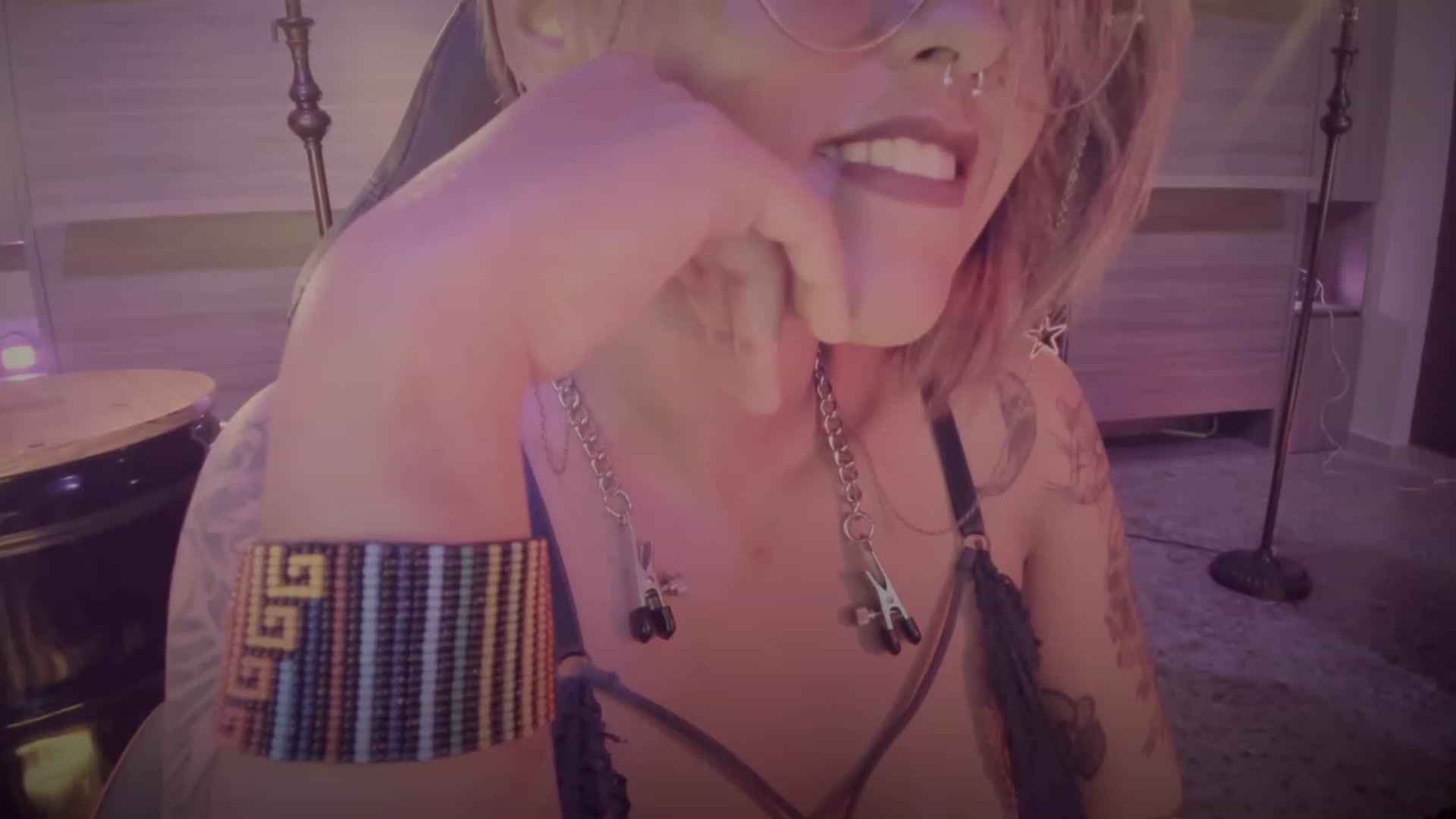 Gallery image thumbnail from AbraxxysRadio's myfreecams stream on, 09/27/2023, 01:37 image 6 of 20