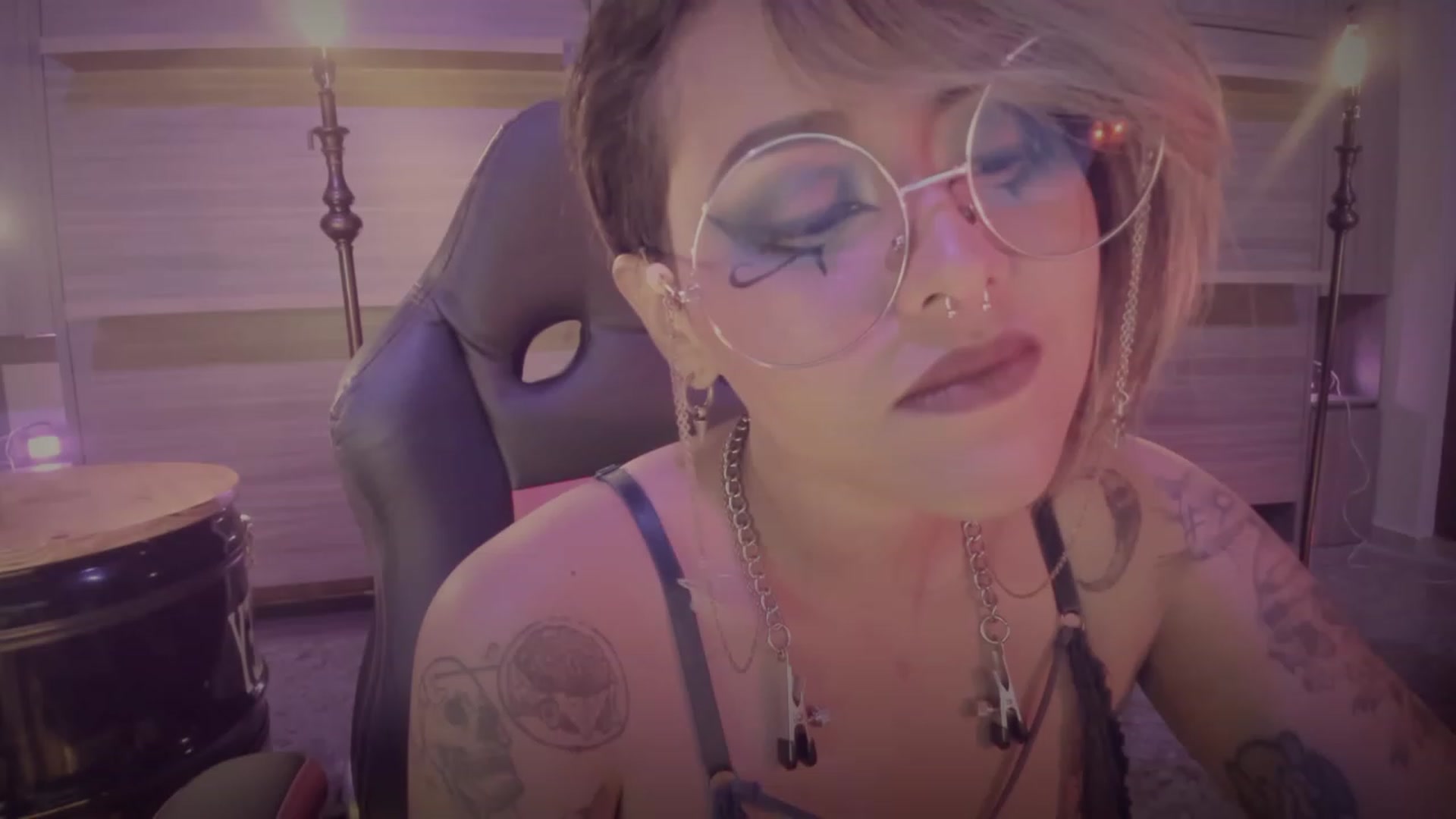 Gallery image thumbnail from AbraxxysRadio's myfreecams stream on, 09/27/2023, 01:37 image 8 of 20