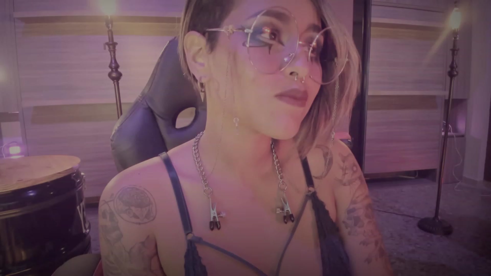 Gallery image thumbnail from AbraxxysRadio's myfreecams stream on, 09/27/2023, 01:37 image 7 of 20