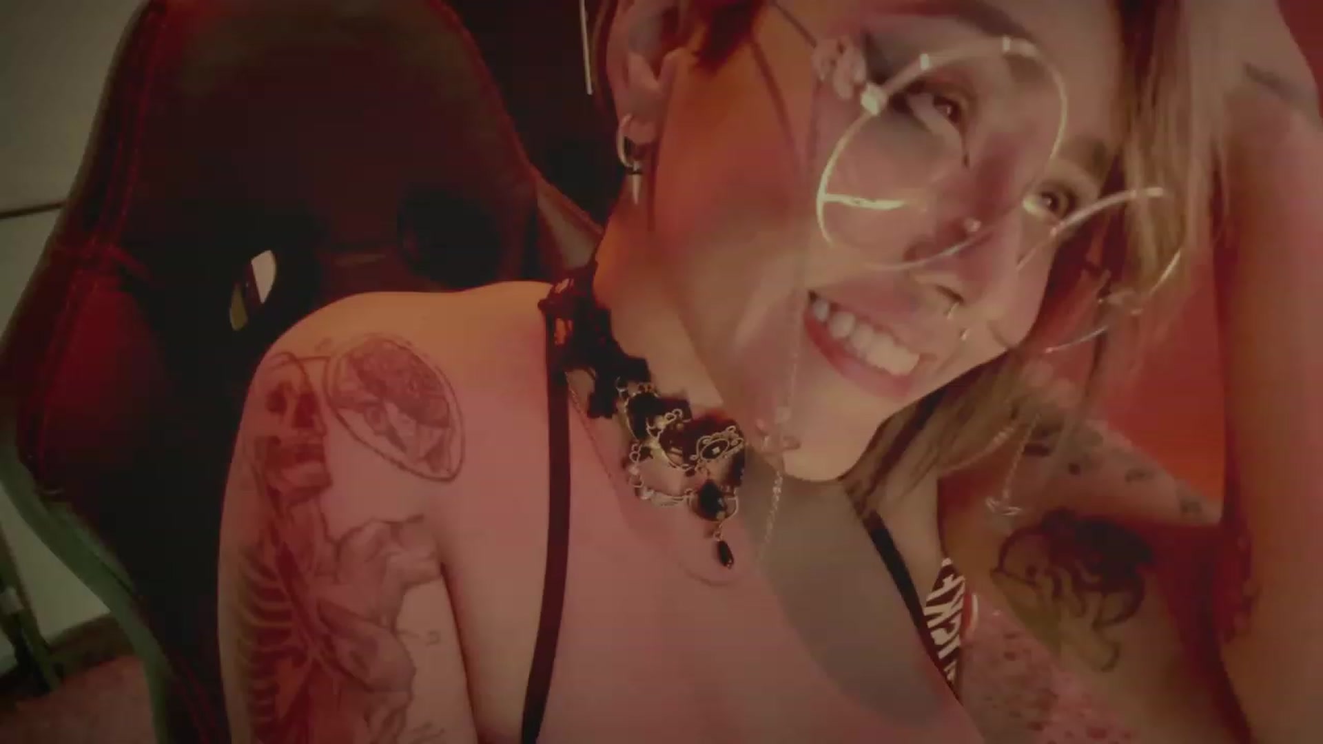 Gallery image thumbnail from AbraxxysRadio's myfreecams stream on, 10/03/2023, 24:47 image 19 of 20
