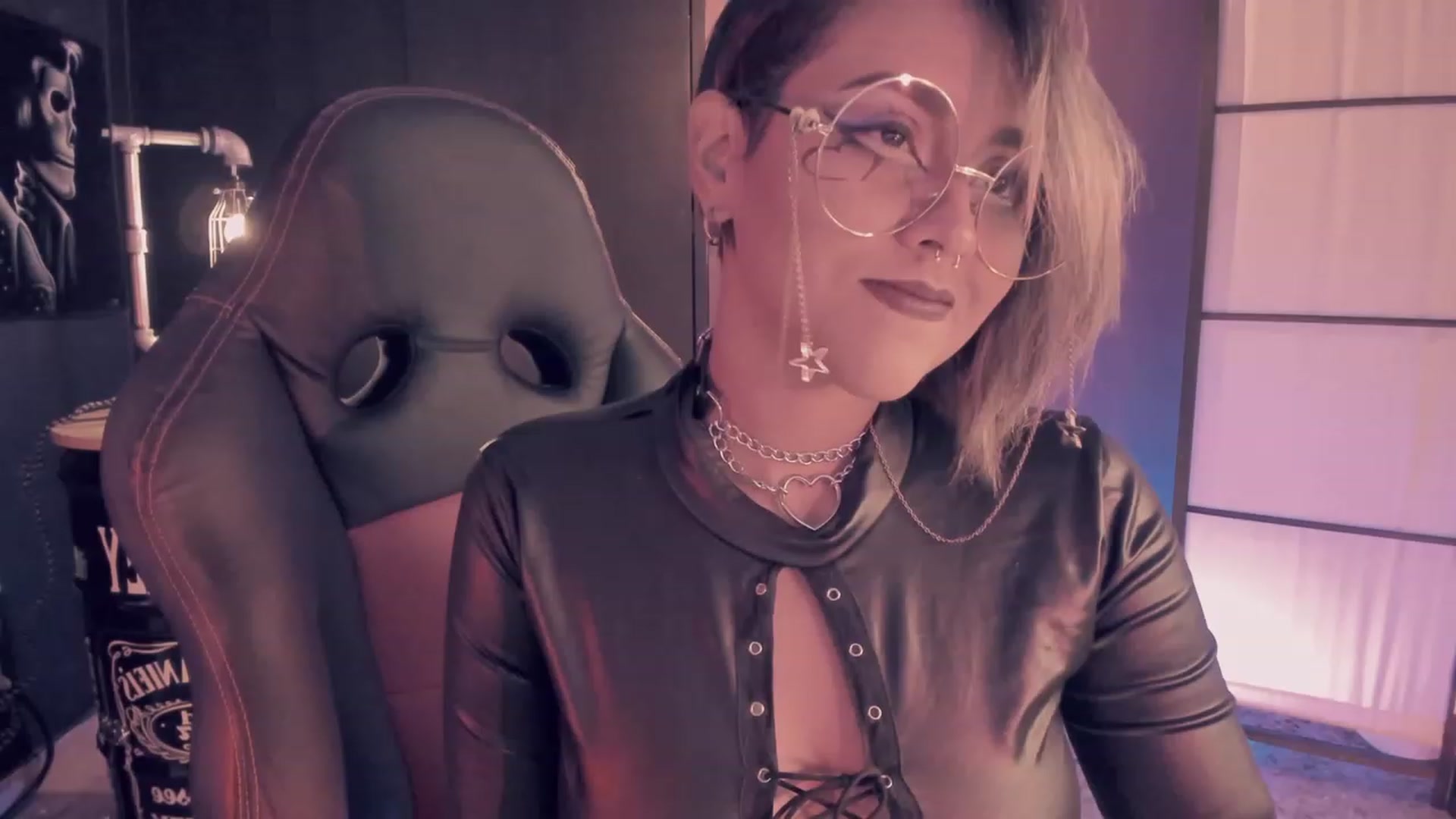Gallery image thumbnail from AbraxxysRadio's myfreecams stream on, 10/04/2023, 24:09 image 3 of 20