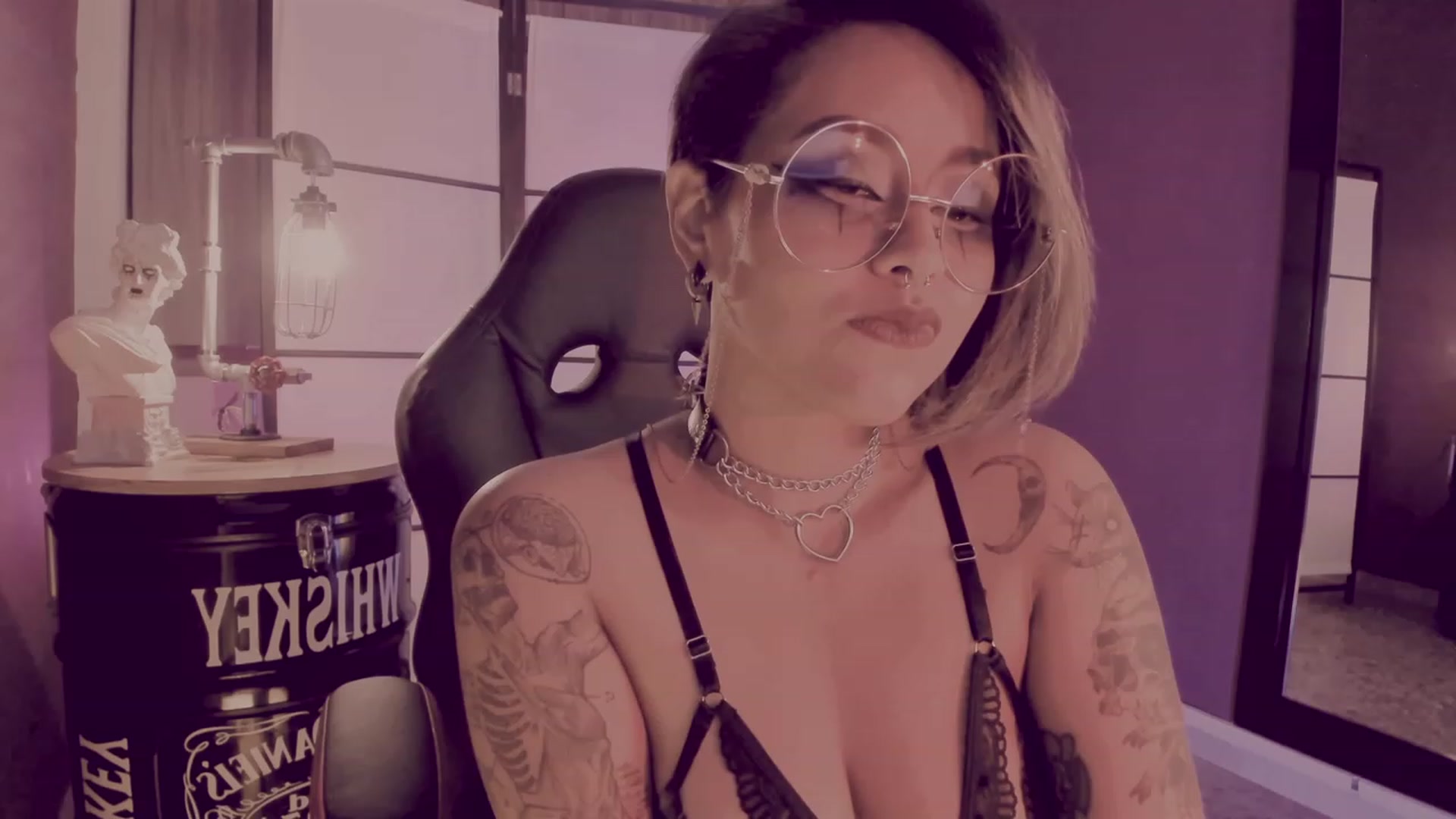 Gallery image thumbnail from AbraxxysRadio's myfreecams stream on, 10/13/2023, 24:03 image 11 of 20