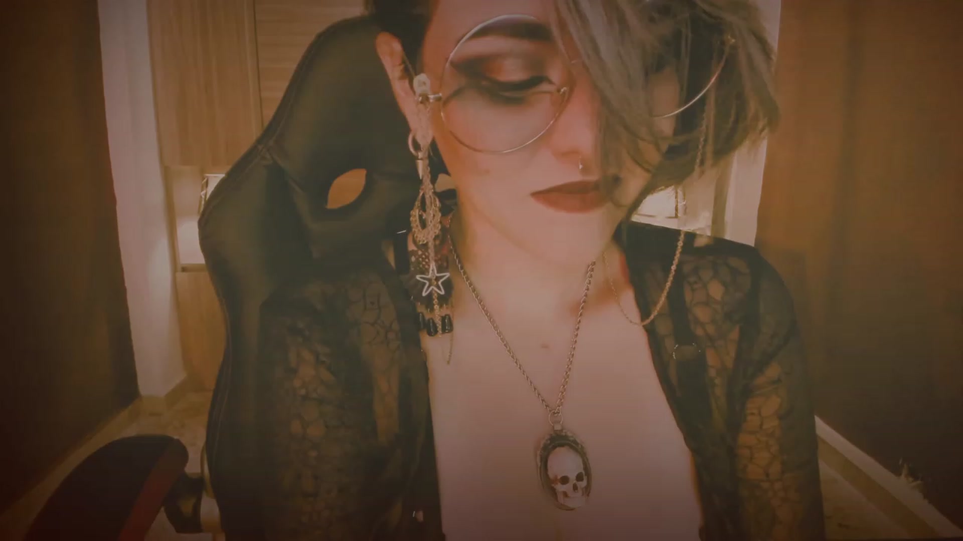 Gallery image thumbnail from AbraxxysRadio's myfreecams stream on, 10/19/2023, 01:23 image 19 of 20