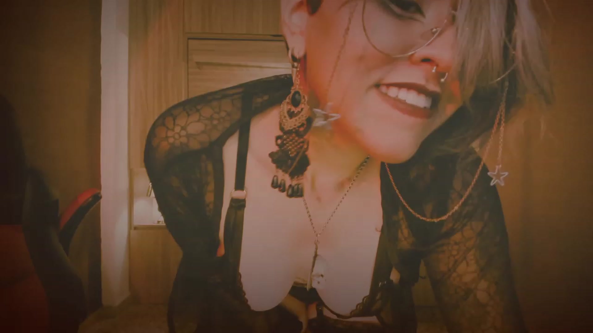 Gallery image thumbnail from AbraxxysRadio's myfreecams stream on, 10/19/2023, 02:13 image 9 of 20