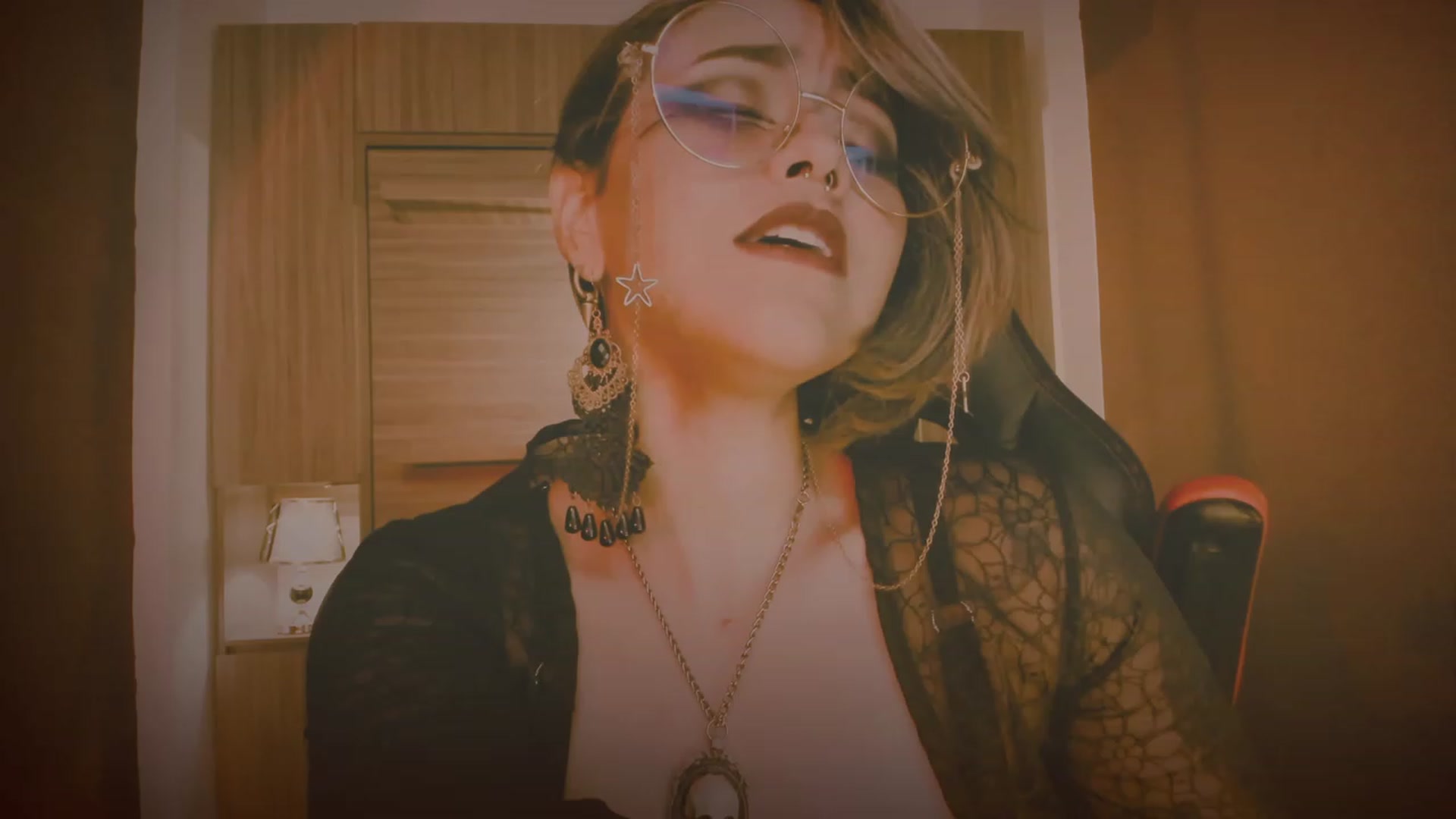 Gallery image thumbnail from AbraxxysRadio's myfreecams stream on, 10/19/2023, 02:41 image 15 of 20