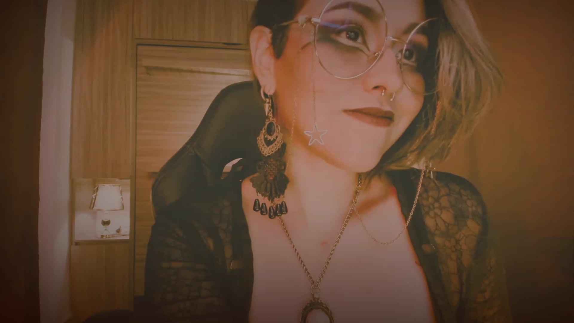 Gallery image thumbnail from AbraxxysRadio's myfreecams stream on, 10/19/2023, 02:41 image 4 of 20