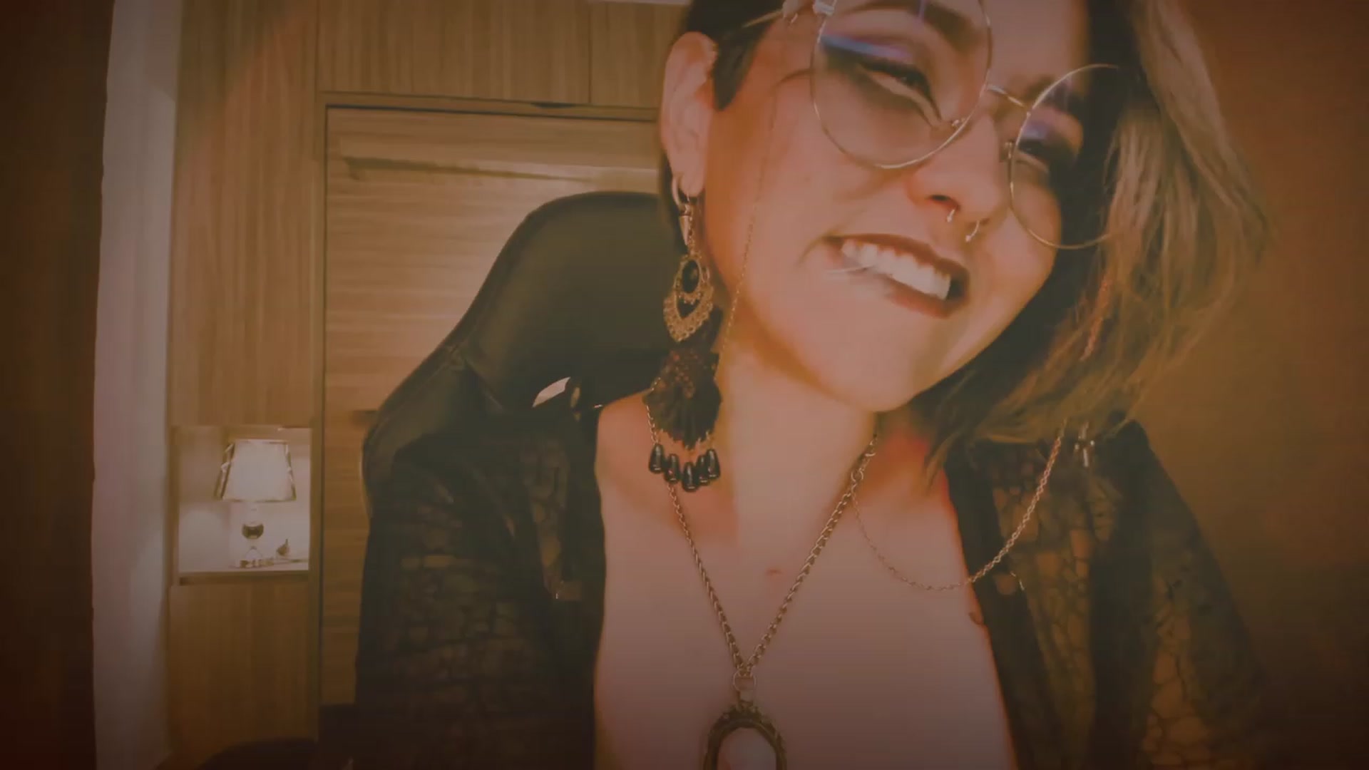 Gallery image thumbnail from AbraxxysRadio's myfreecams stream on, 10/19/2023, 02:41 image 3 of 20