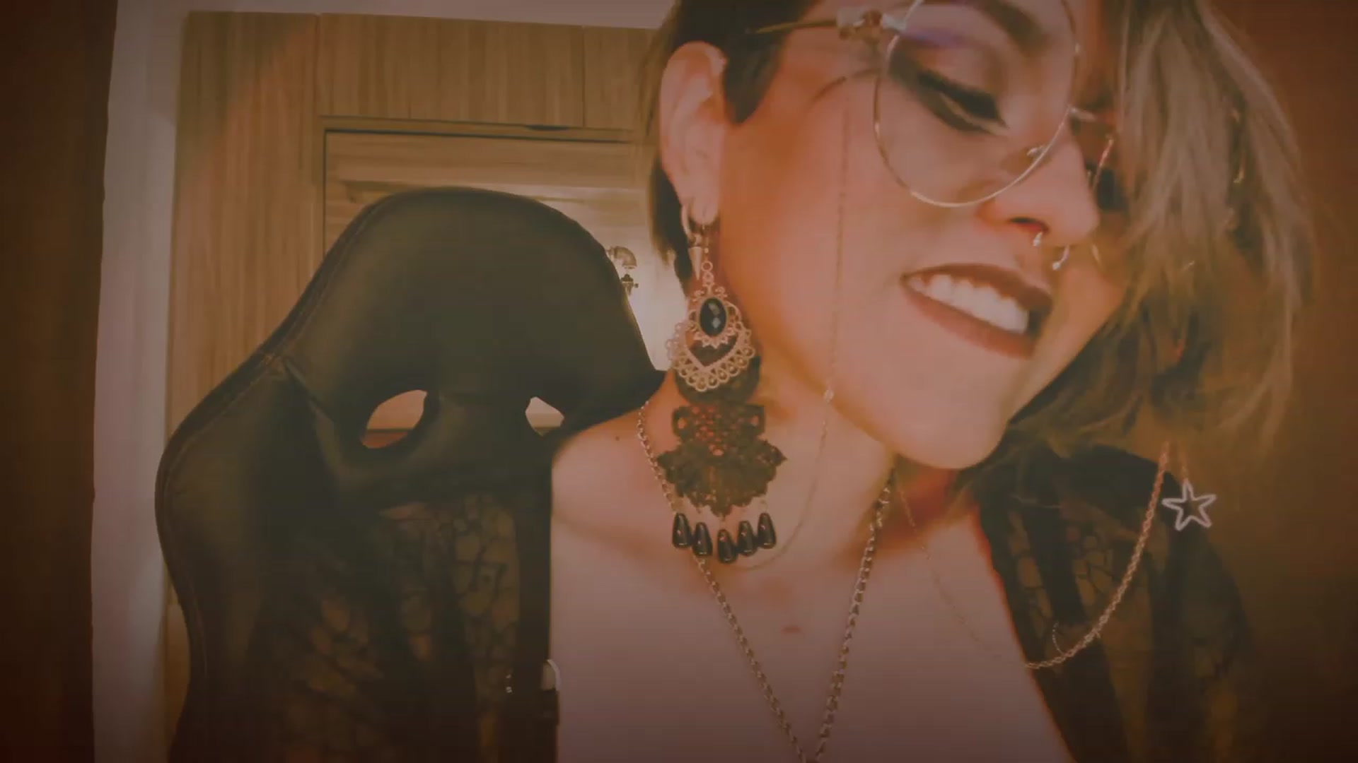 Gallery image thumbnail from AbraxxysRadio's myfreecams stream on, 10/19/2023, 02:41 image 10 of 20