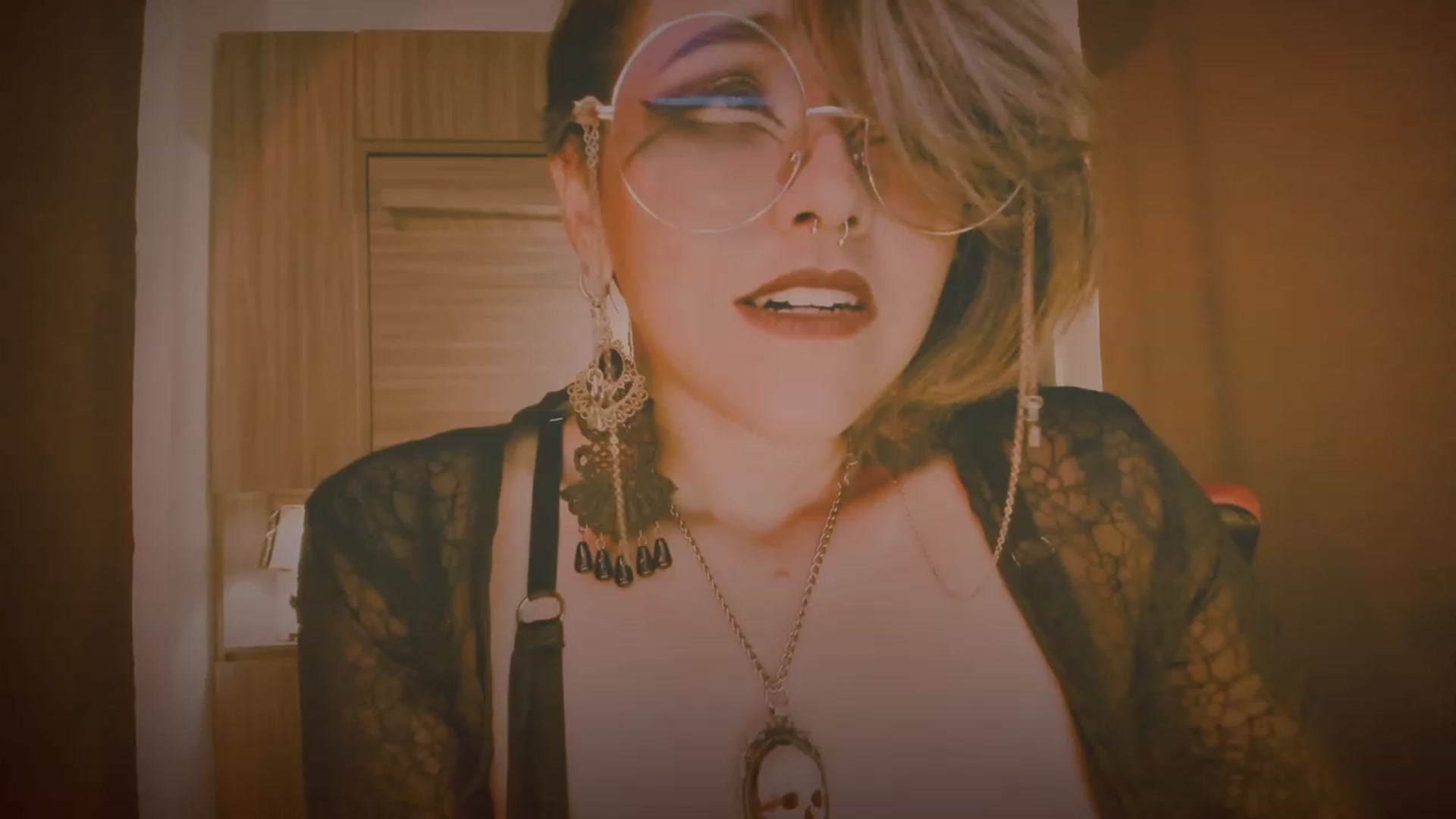 Gallery image thumbnail from AbraxxysRadio's myfreecams stream on, 10/19/2023, 02:41 image 16 of 20
