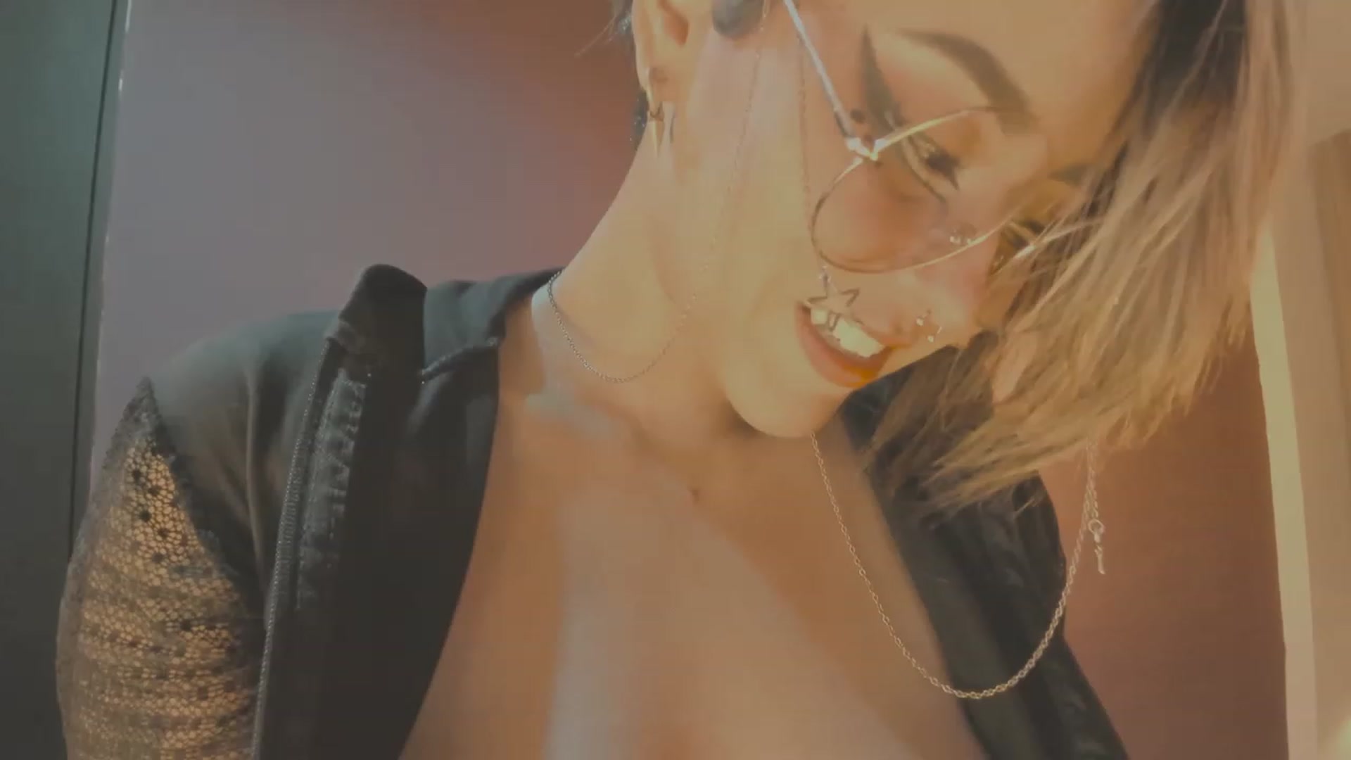 Gallery image thumbnail from AbraxxysRadio's myfreecams stream on, 10/20/2023, 01:13 image 14 of 20