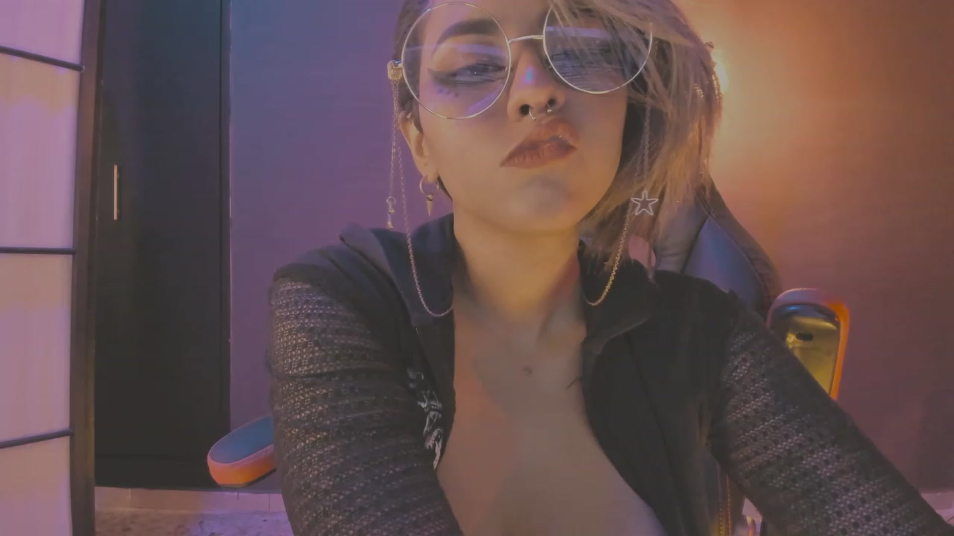 Gallery image thumbnail from AbraxxysRadio's myfreecams stream on, 10/20/2023, 02:38 image 7 of 20