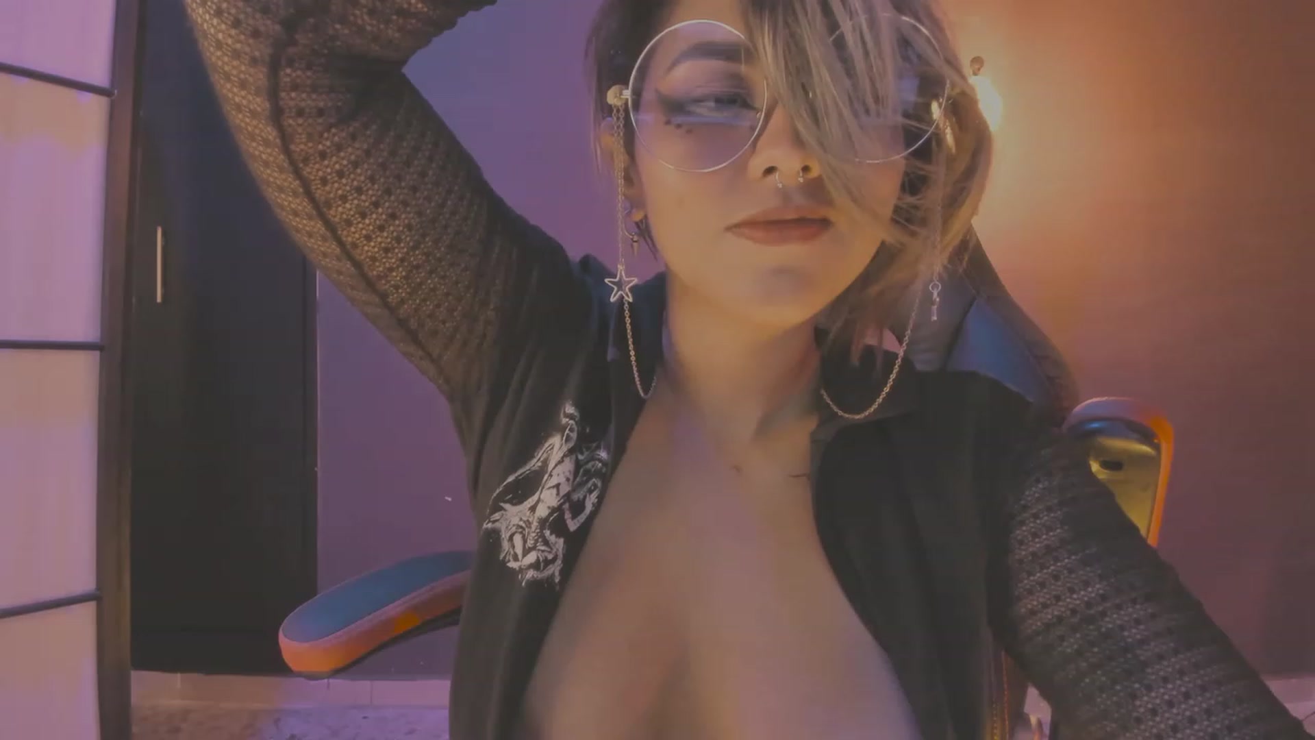 Gallery image thumbnail from AbraxxysRadio's myfreecams stream on, 10/20/2023, 02:38 image 6 of 20