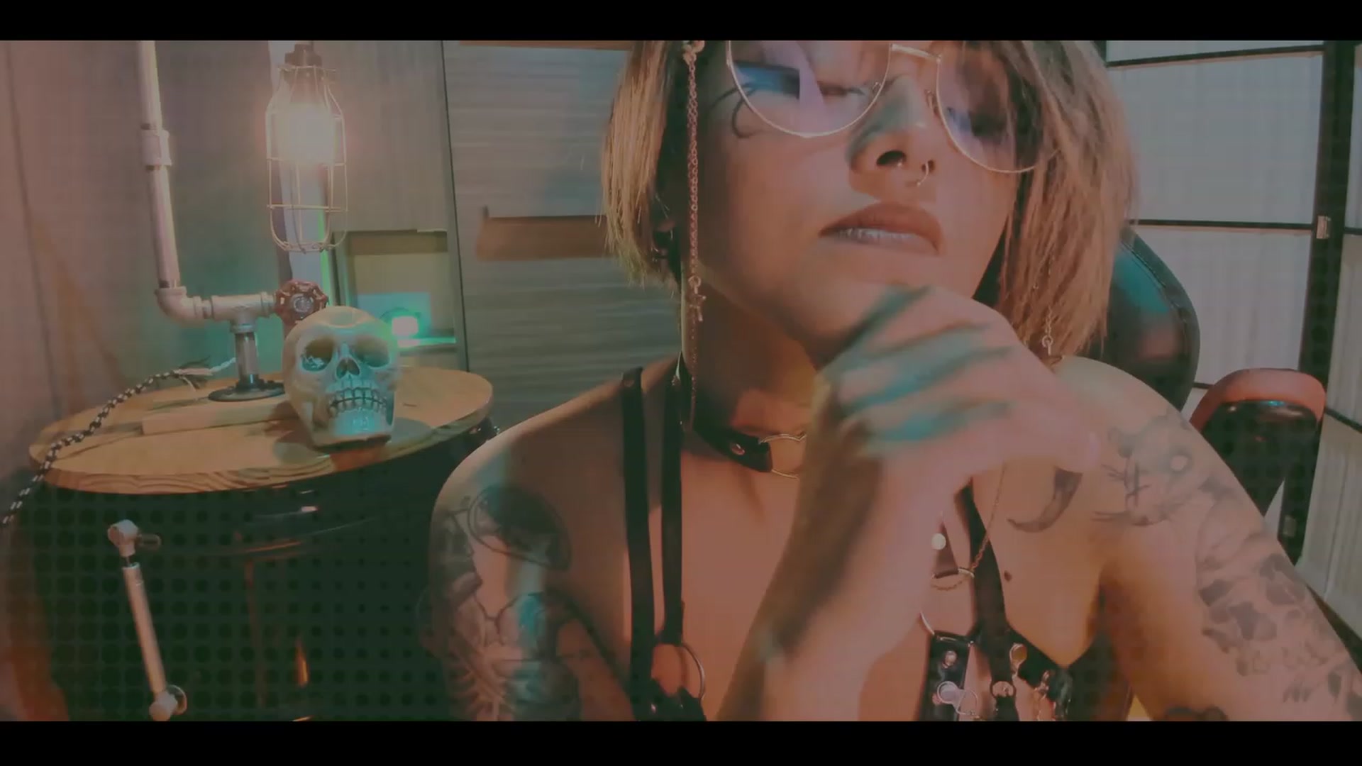 Gallery image thumbnail from AbraxxysRadio's myfreecams stream on, 10/25/2023, 24:04 image 13 of 20