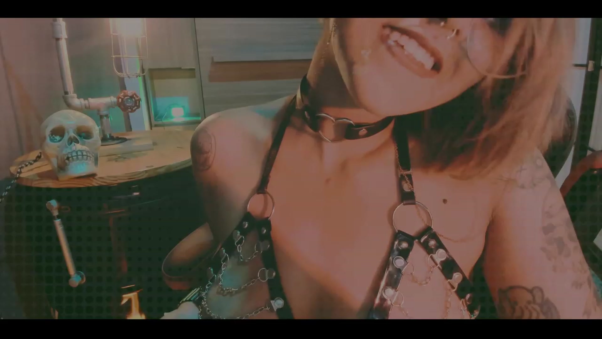 Gallery image thumbnail from AbraxxysRadio's myfreecams stream on, 10/25/2023, 24:04 image 10 of 20