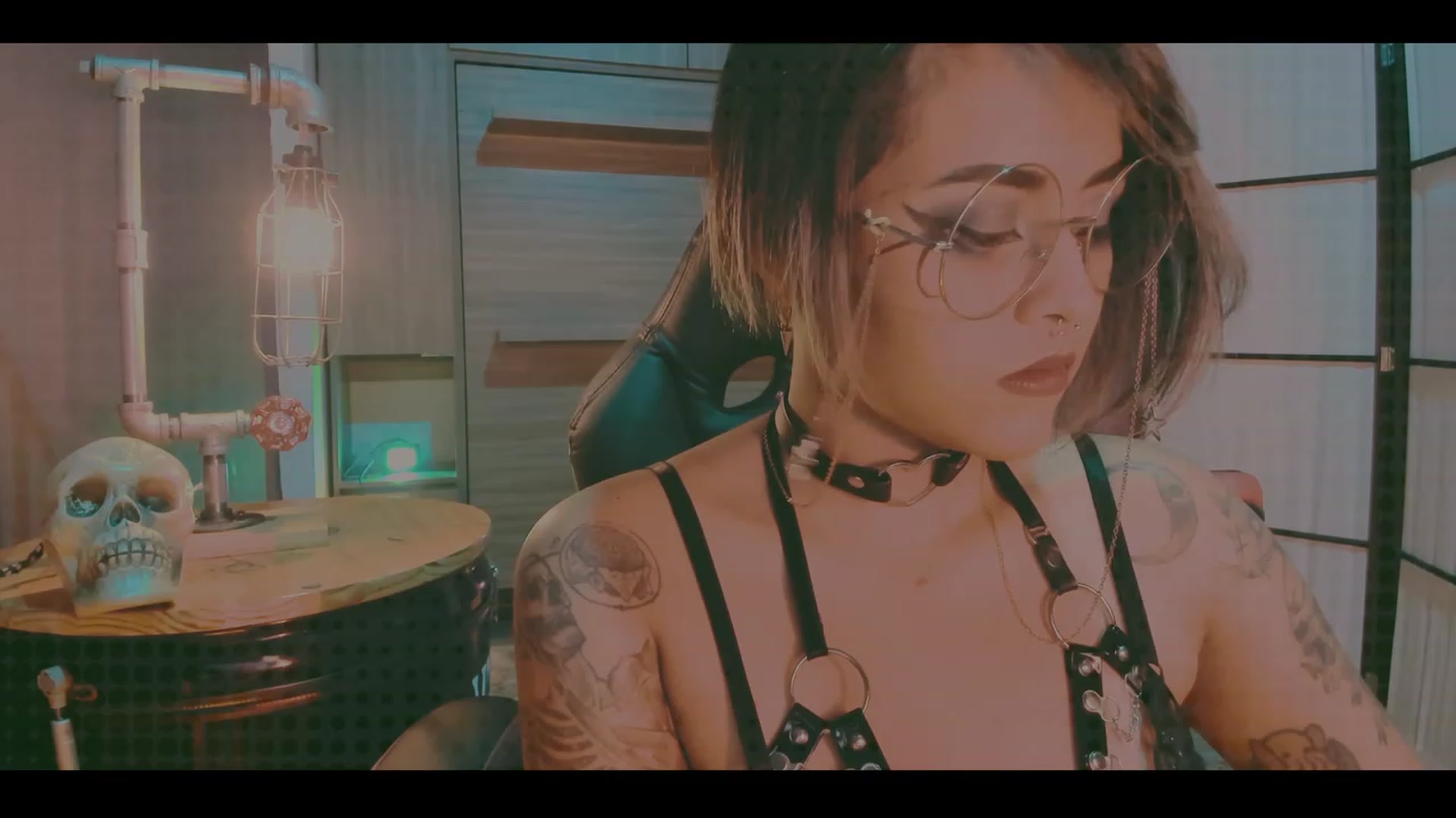 Gallery image thumbnail from AbraxxysRadio's myfreecams stream on, 10/25/2023, 24:04 image 1 of 20