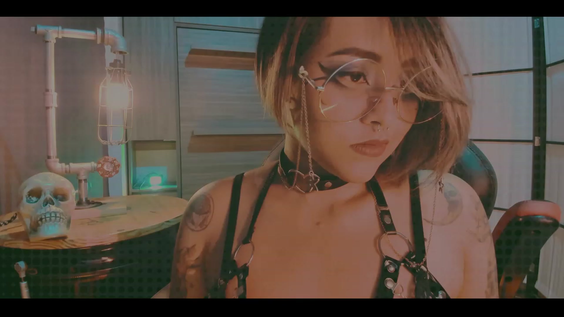 Gallery image thumbnail from AbraxxysRadio's myfreecams stream on, 10/25/2023, 24:04 image 2 of 20