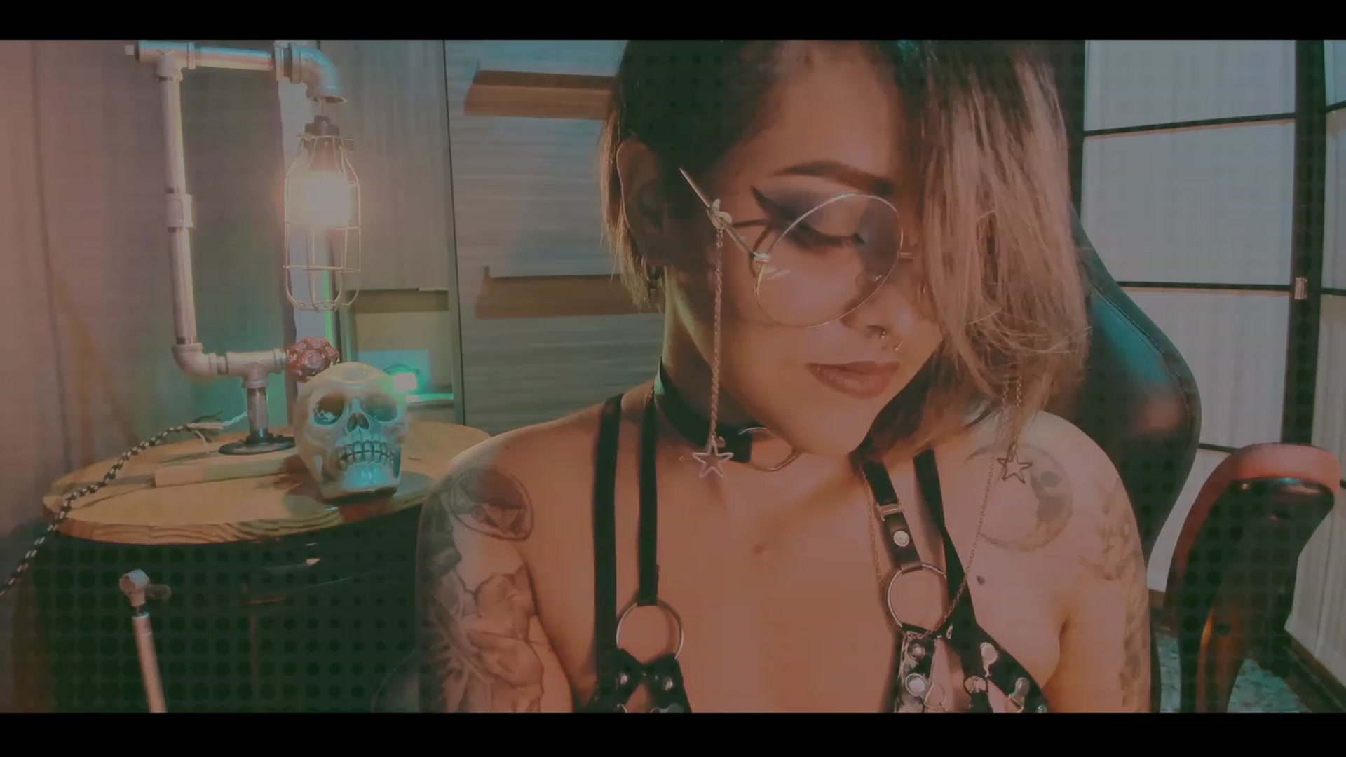 Gallery image thumbnail from AbraxxysRadio's myfreecams stream on, 10/25/2023, 24:04 image 15 of 20