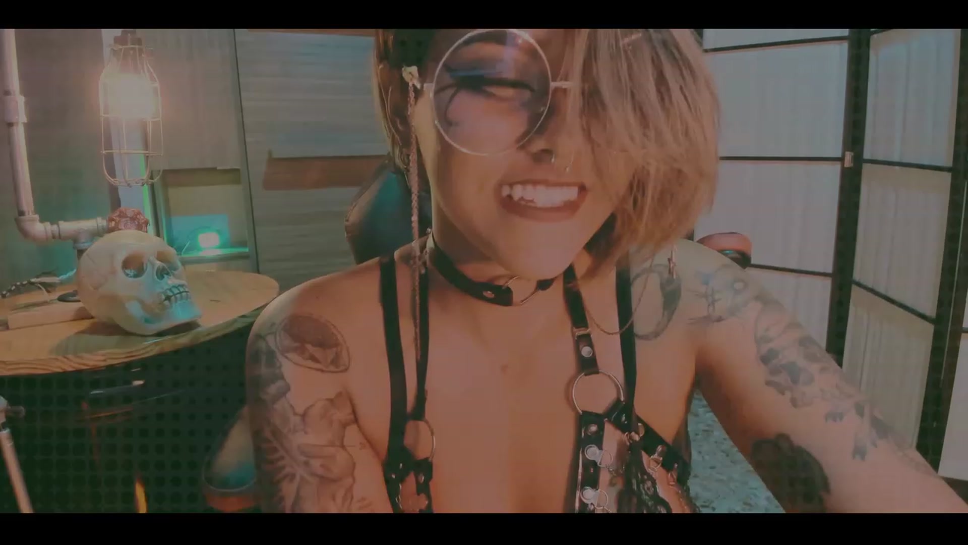 Gallery image thumbnail from AbraxxysRadio's myfreecams stream on, 10/25/2023, 24:04 image 20 of 20