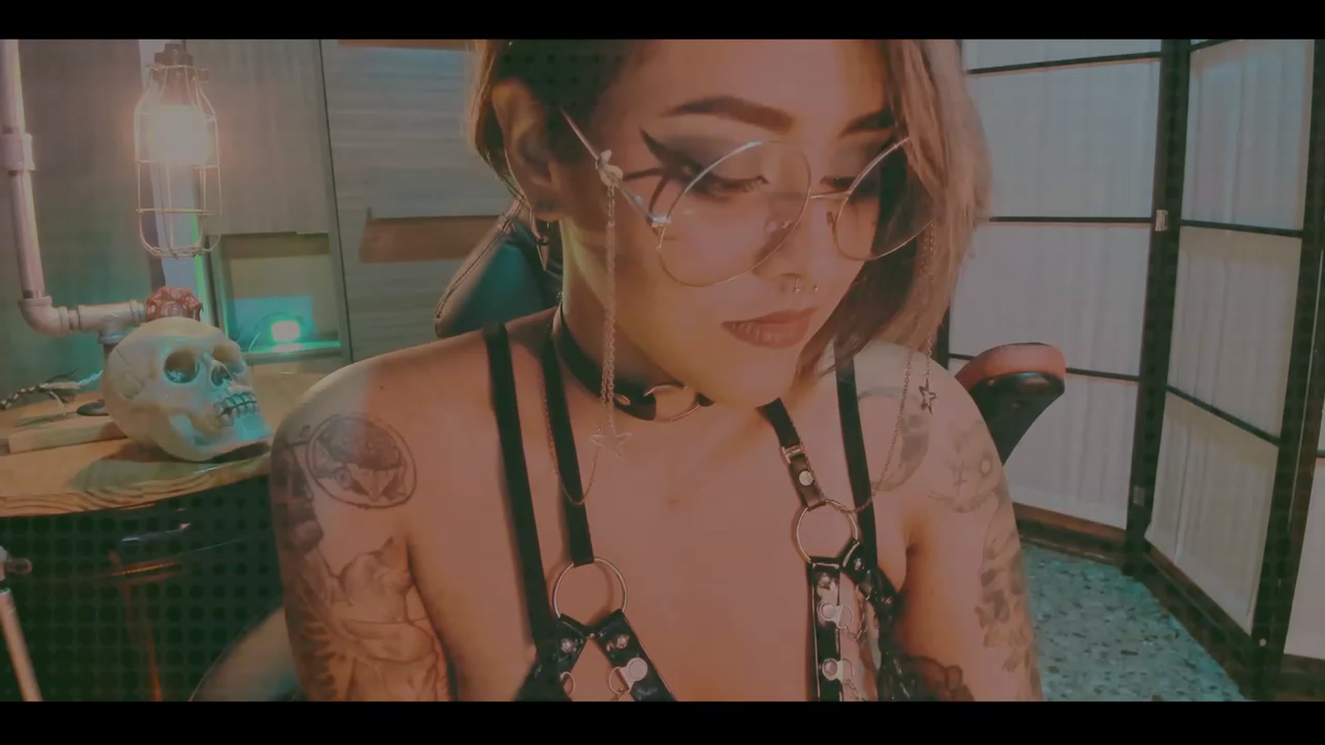 Gallery image thumbnail from AbraxxysRadio's myfreecams stream on, 10/25/2023, 24:34 image 3 of 20