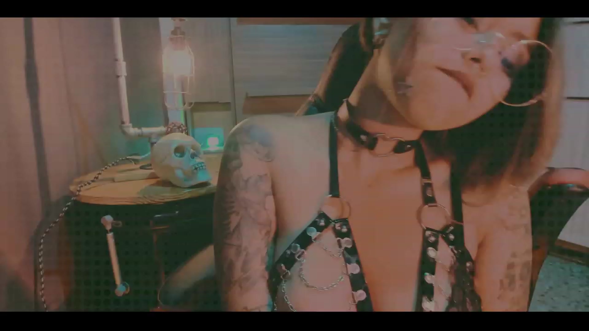 Gallery image thumbnail from AbraxxysRadio's myfreecams stream on, 10/25/2023, 24:34 image 4 of 20