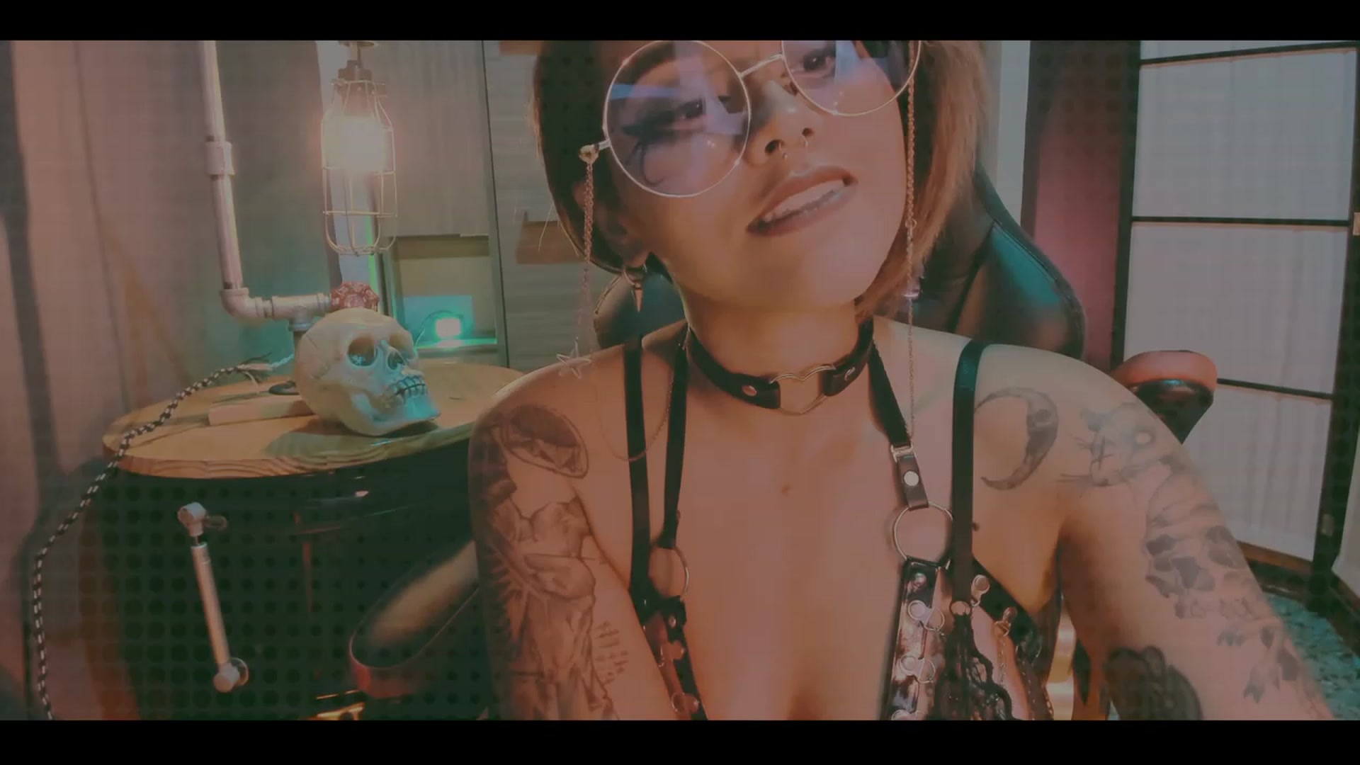 Gallery image thumbnail from AbraxxysRadio's myfreecams stream on, 10/25/2023, 24:34 image 10 of 20