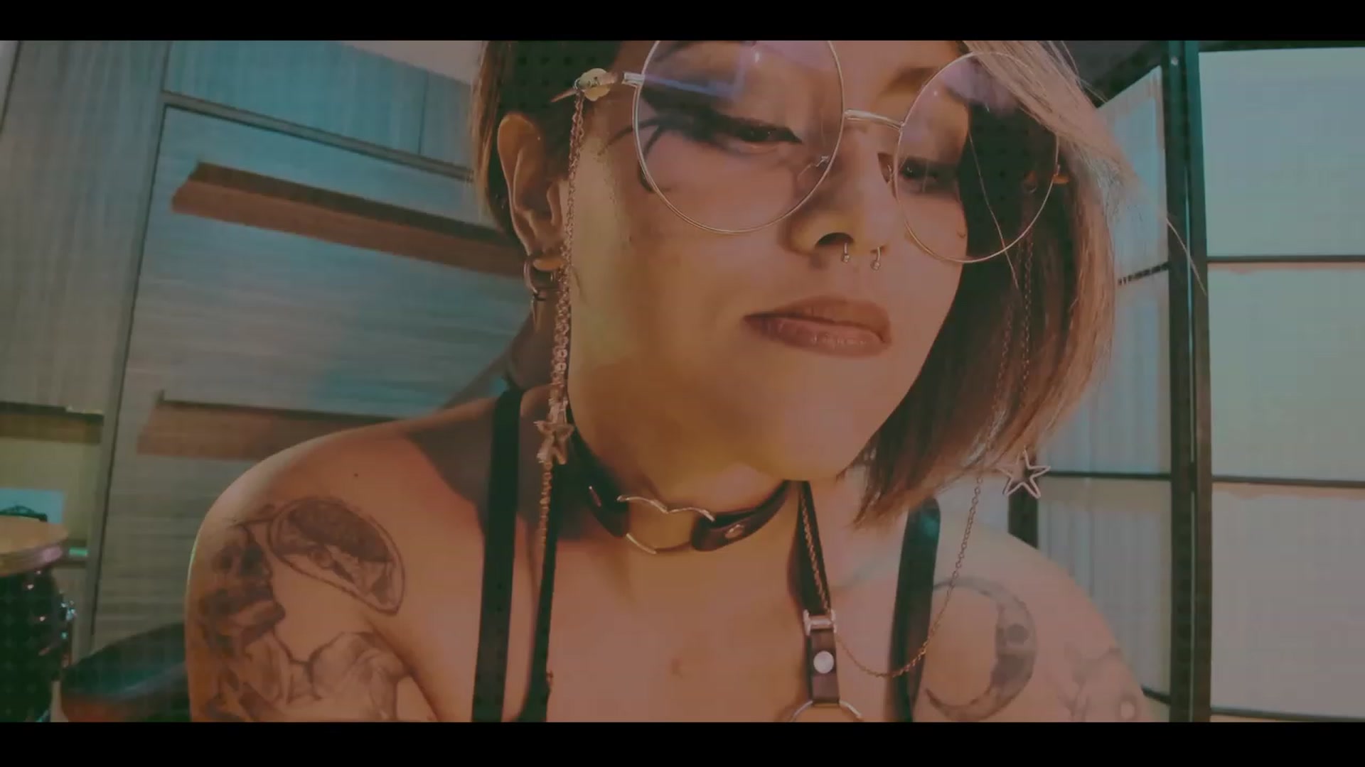 Gallery image thumbnail from AbraxxysRadio's myfreecams stream on, 10/25/2023, 02:32 image 17 of 20