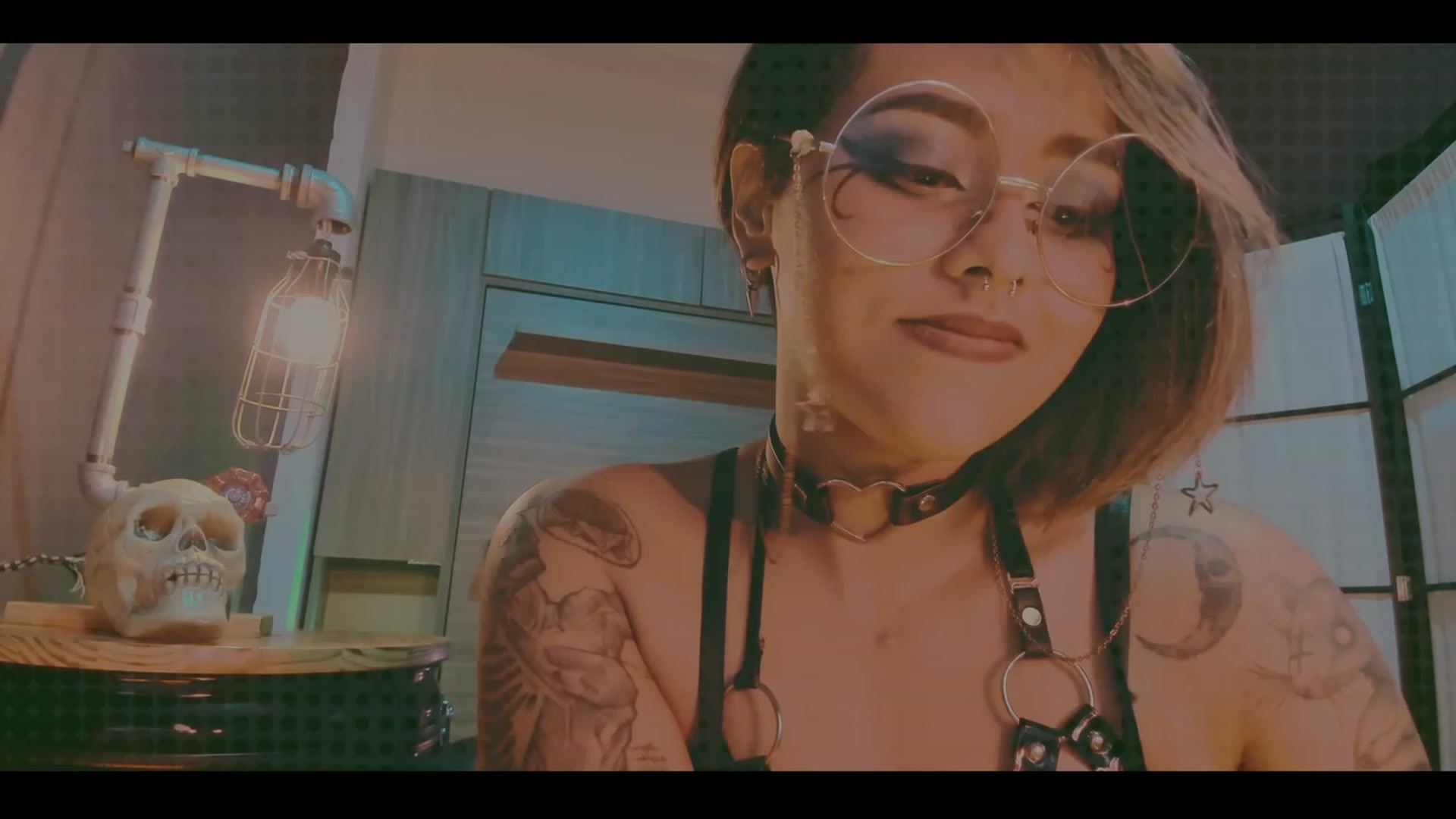 Gallery image thumbnail from AbraxxysRadio's myfreecams stream on, 10/25/2023, 02:32 image 19 of 20