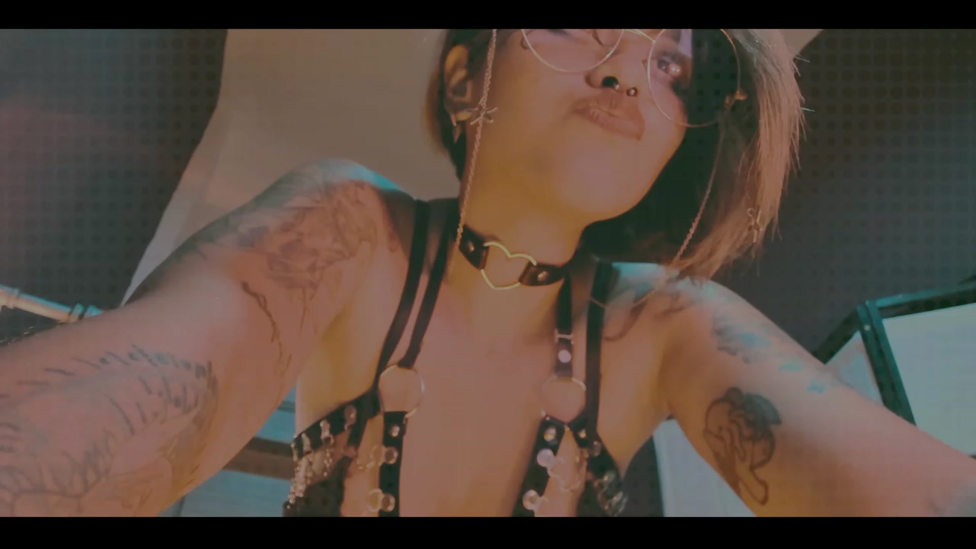 Gallery image thumbnail from AbraxxysRadio's myfreecams stream on, 10/25/2023, 02:32 image 10 of 20