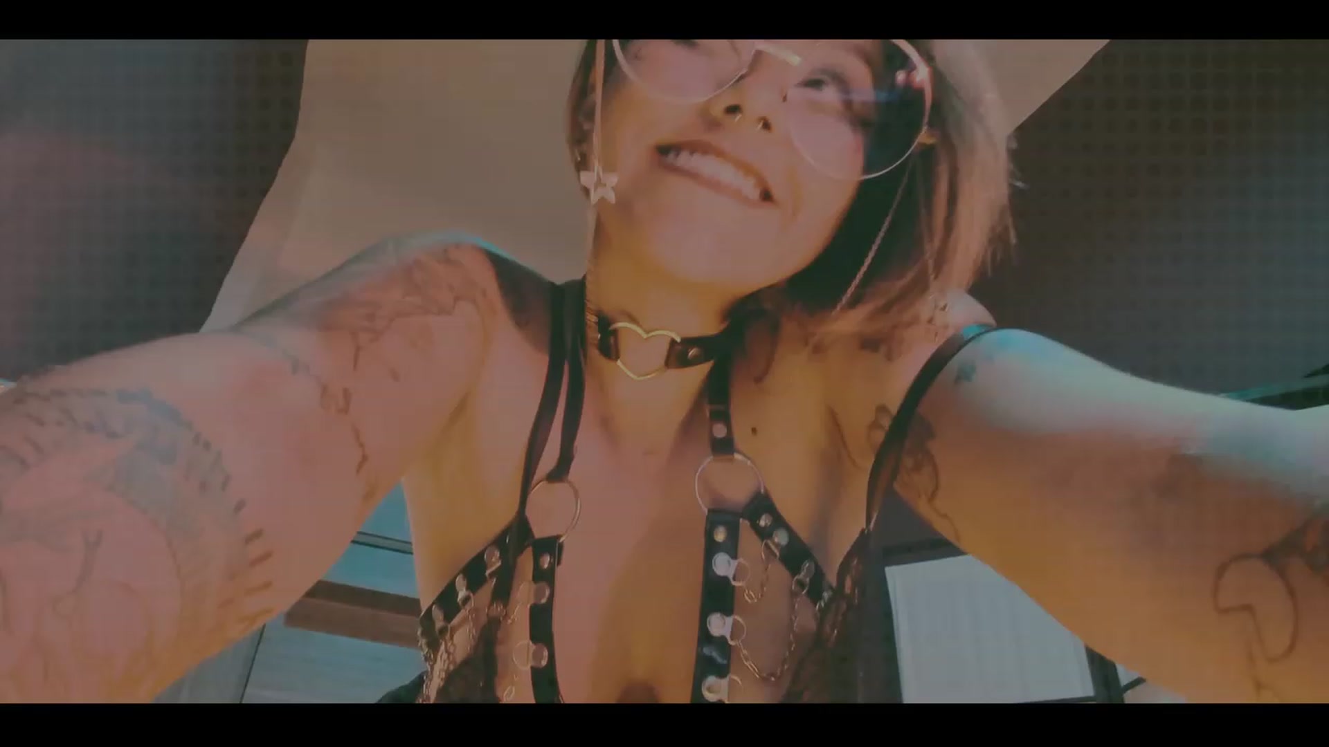 Gallery image thumbnail from AbraxxysRadio's myfreecams stream on, 10/25/2023, 02:32 image 8 of 20