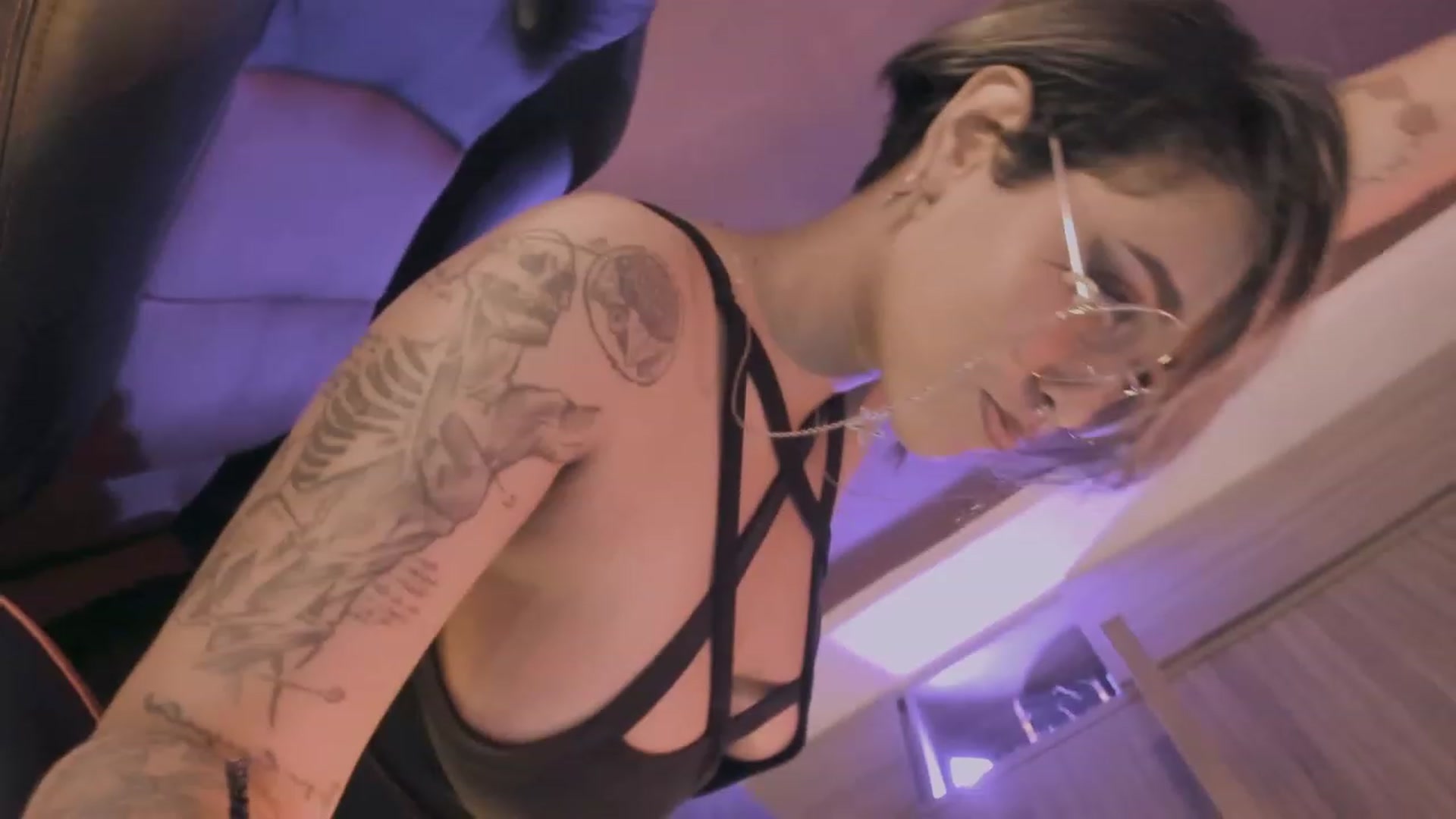 Gallery image thumbnail from AbraxxysRadio's myfreecams stream on, 10/26/2023, 01:18 image 11 of 20