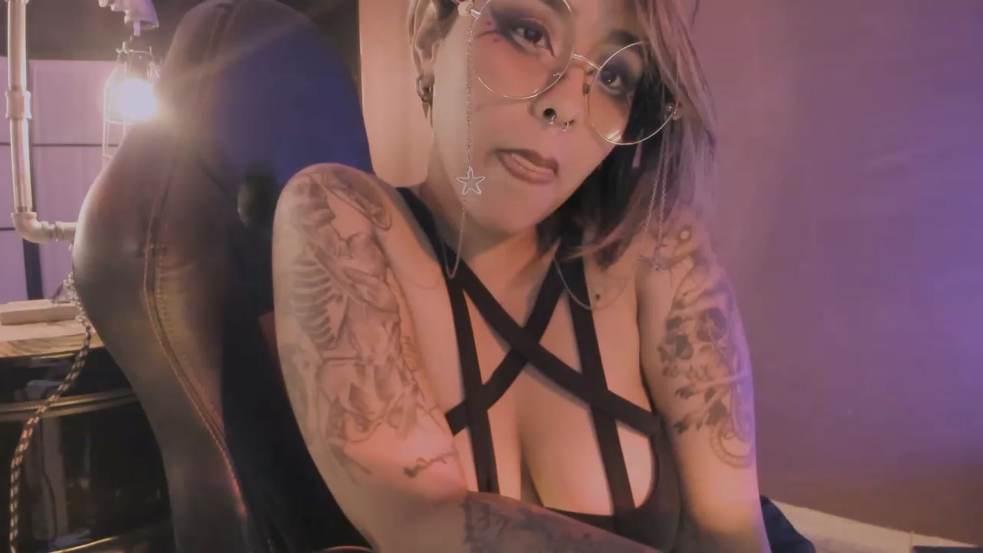 Gallery image thumbnail from AbraxxysRadio's myfreecams stream on, 10/26/2023, 01:18 image 18 of 20