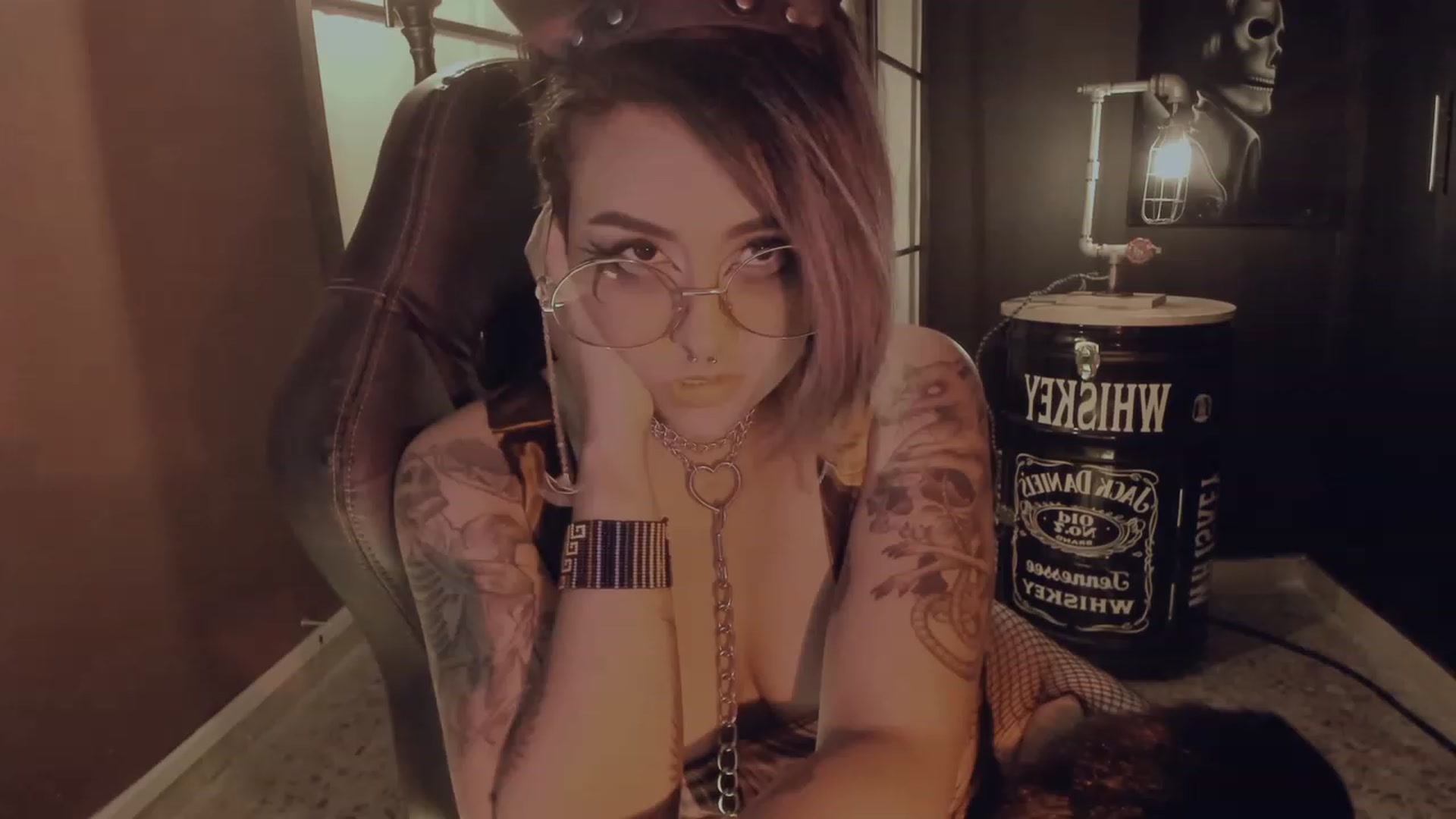 Gallery image thumbnail from AbraxxysRadio's myfreecams stream on, 10/26/2023, 23:38 image 7 of 20