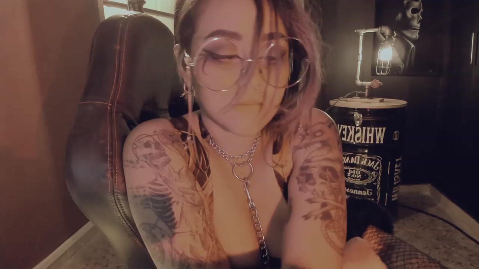 Gallery image thumbnail from AbraxxysRadio's myfreecams stream on, 10/26/2023, 23:38 image 4 of 20