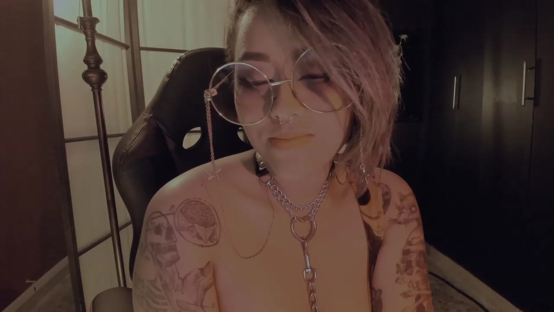 Gallery image thumbnail from AbraxxysRadio's myfreecams stream on, 10/27/2023, 01:10 image 5 of 20