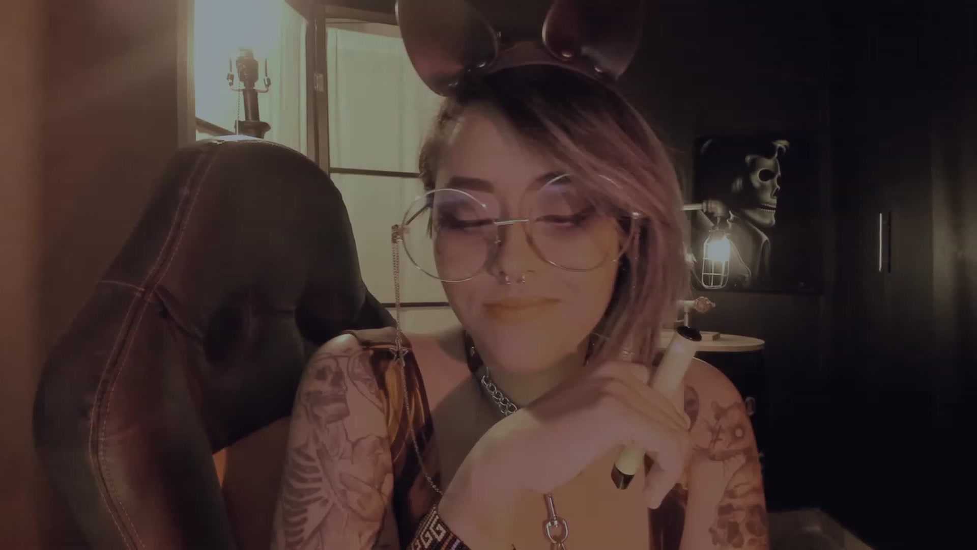 Gallery image thumbnail from AbraxxysRadio's myfreecams stream on, 10/27/2023, 01:10 image 1 of 20